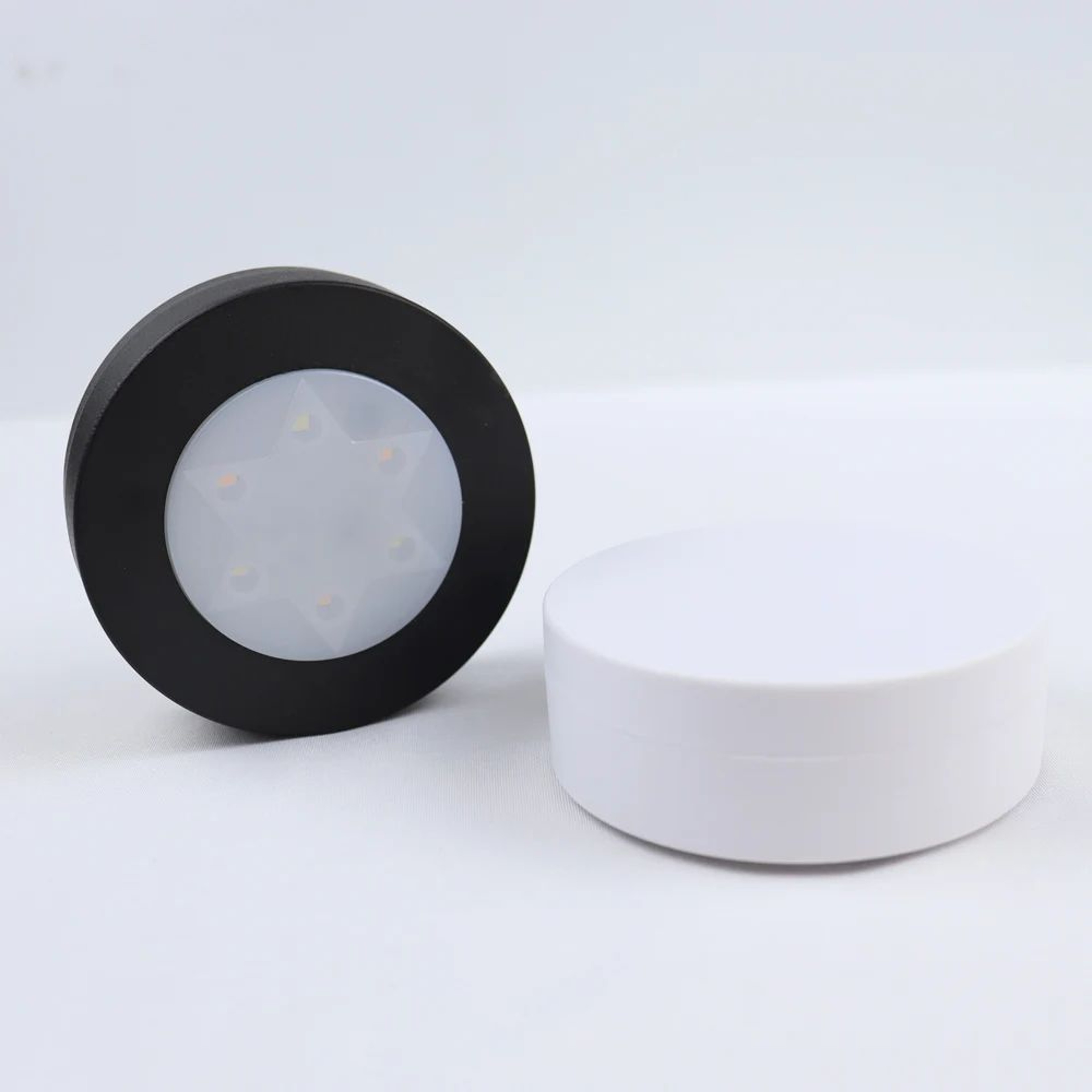 Round Dimmable LED Cabinet Light With Remote Control 3