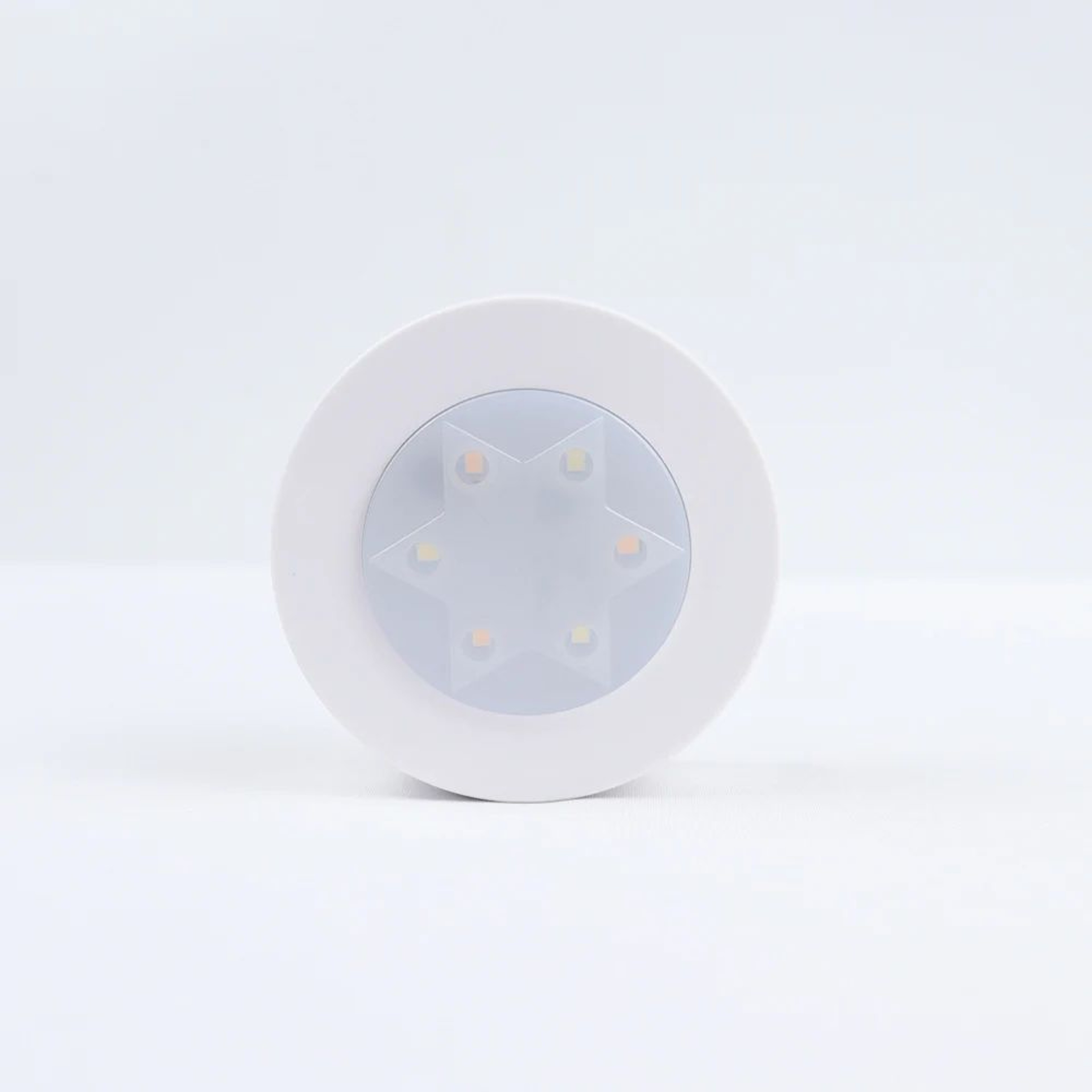 Round Dimmable LED Cabinet Light With Remote Control 6