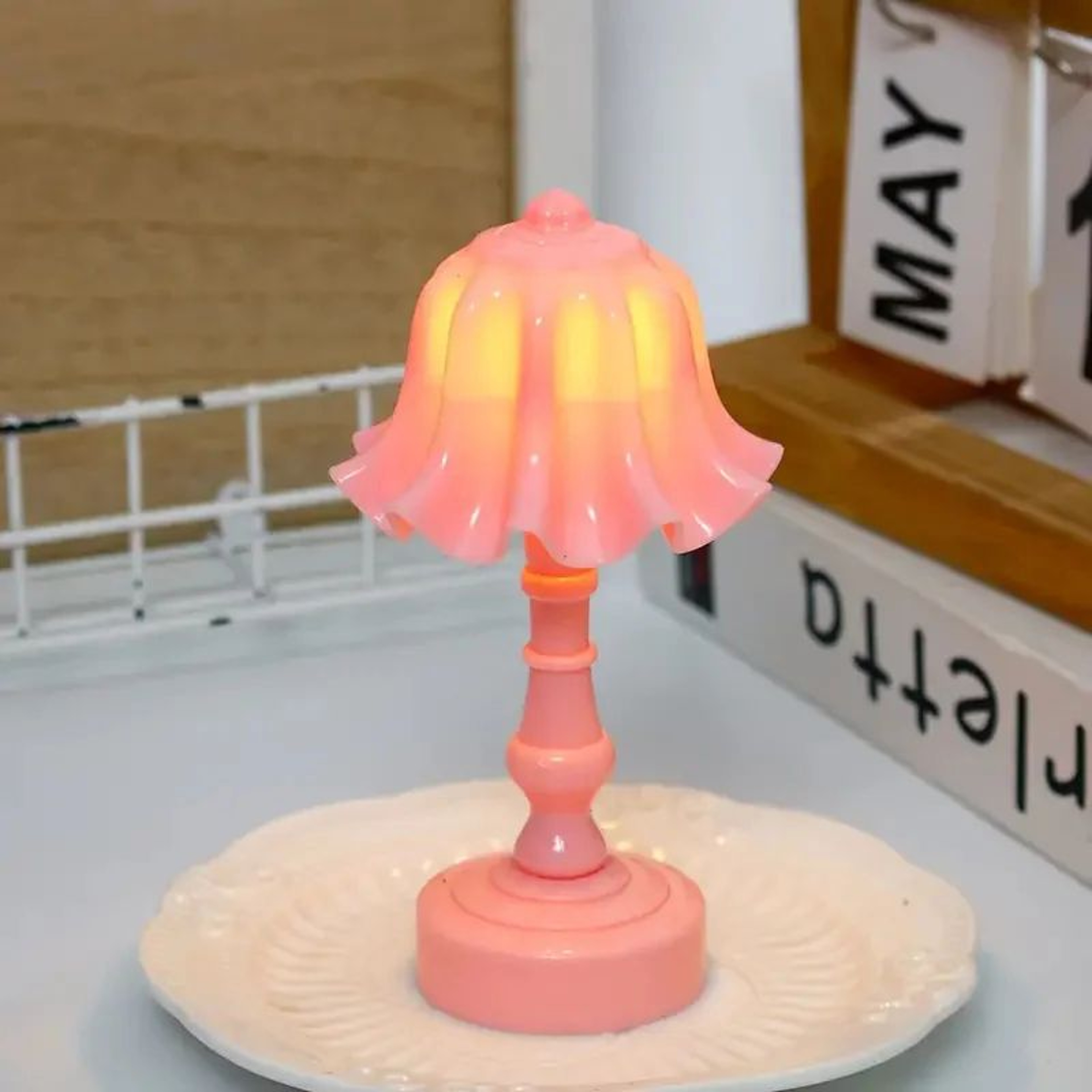 Pleated Shell Flower LED Table Night Lamp 12