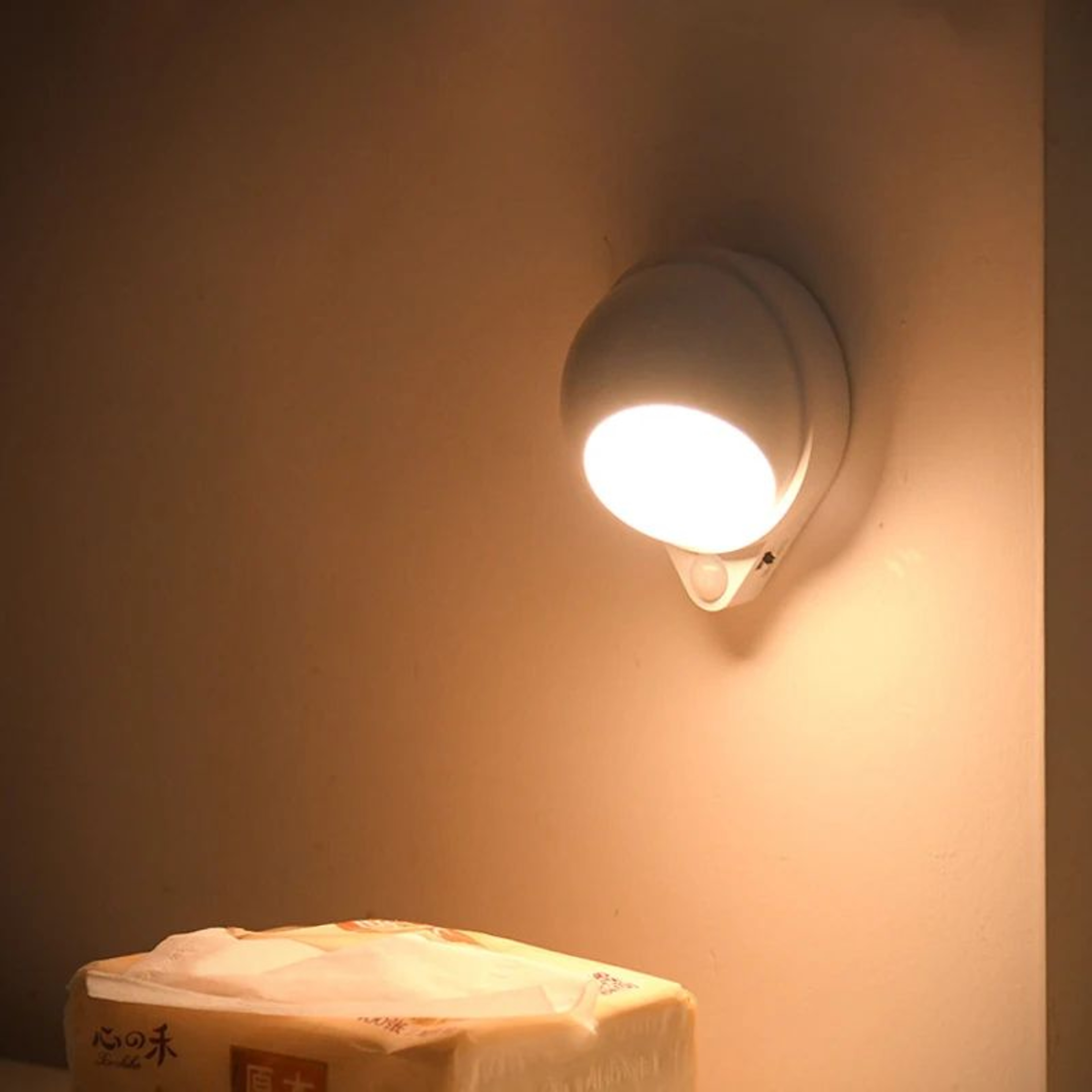 Rechargeable Motion Sensor LED Cabinet Night Light 2