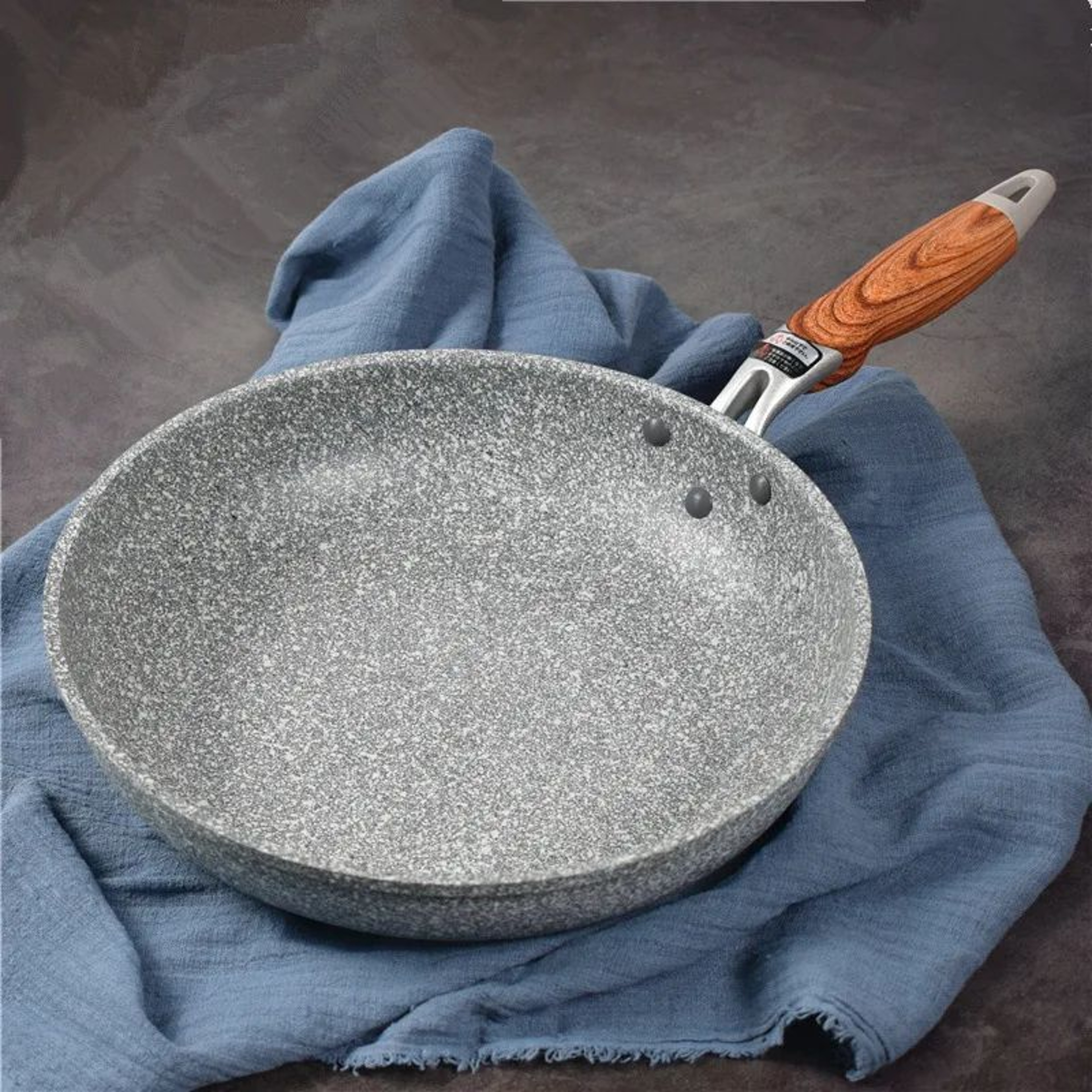 Durable Nonstick Frying Pan Wok Skillet For Everyday Cooking 1