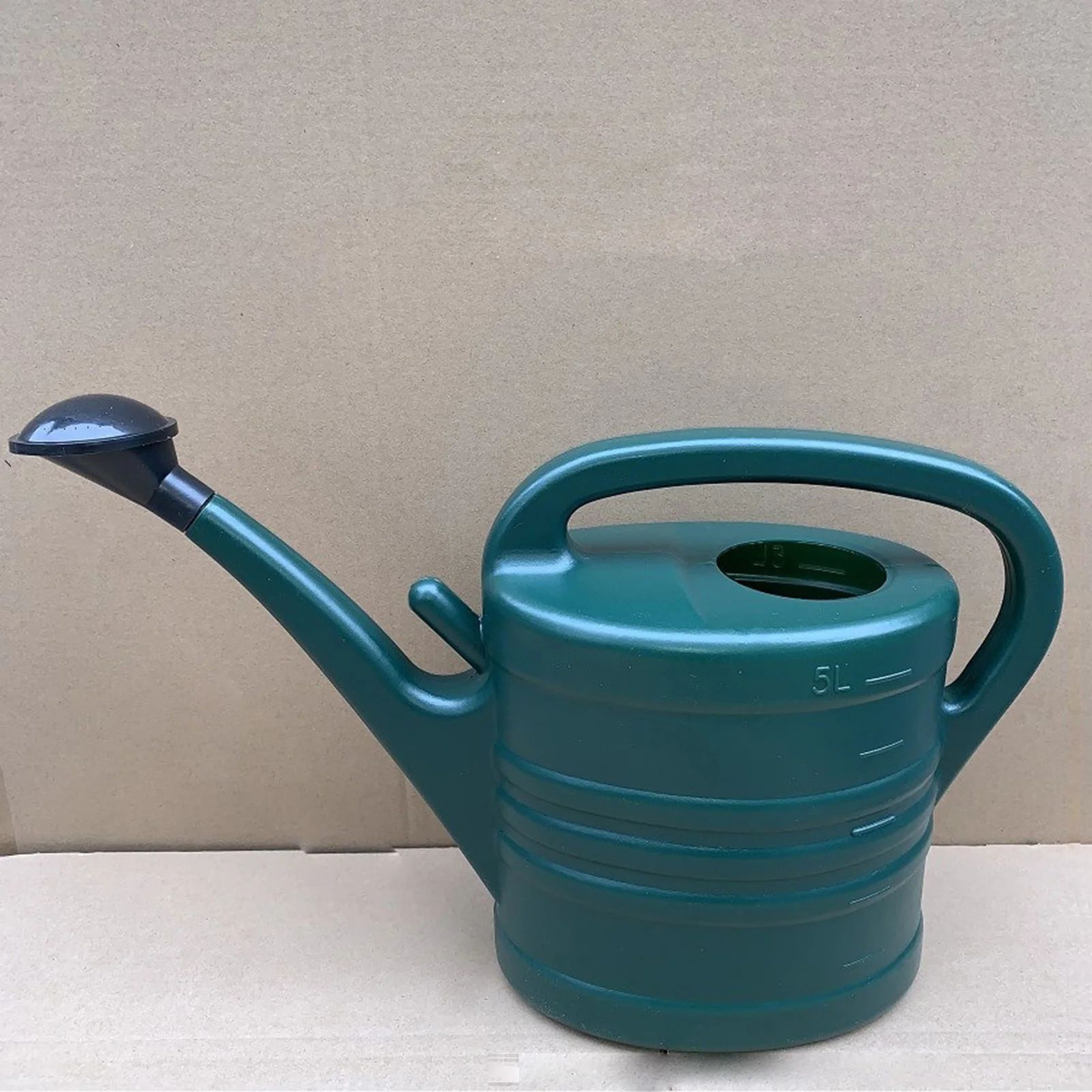 5L Lightweight Ergonomic Garden Watering Can 2