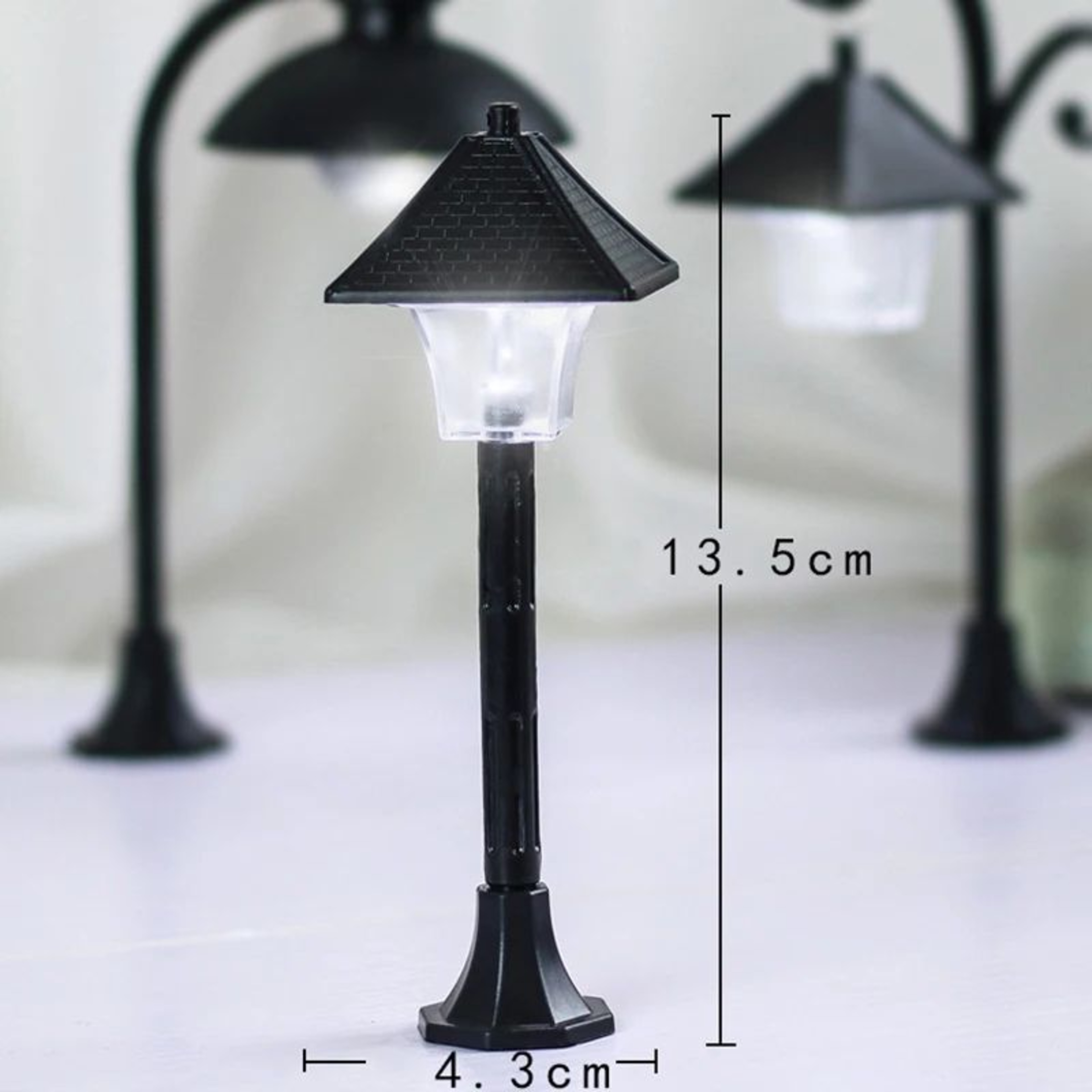 Miniature Street Light Lamp Post For Railway And Diorama Scenes 0