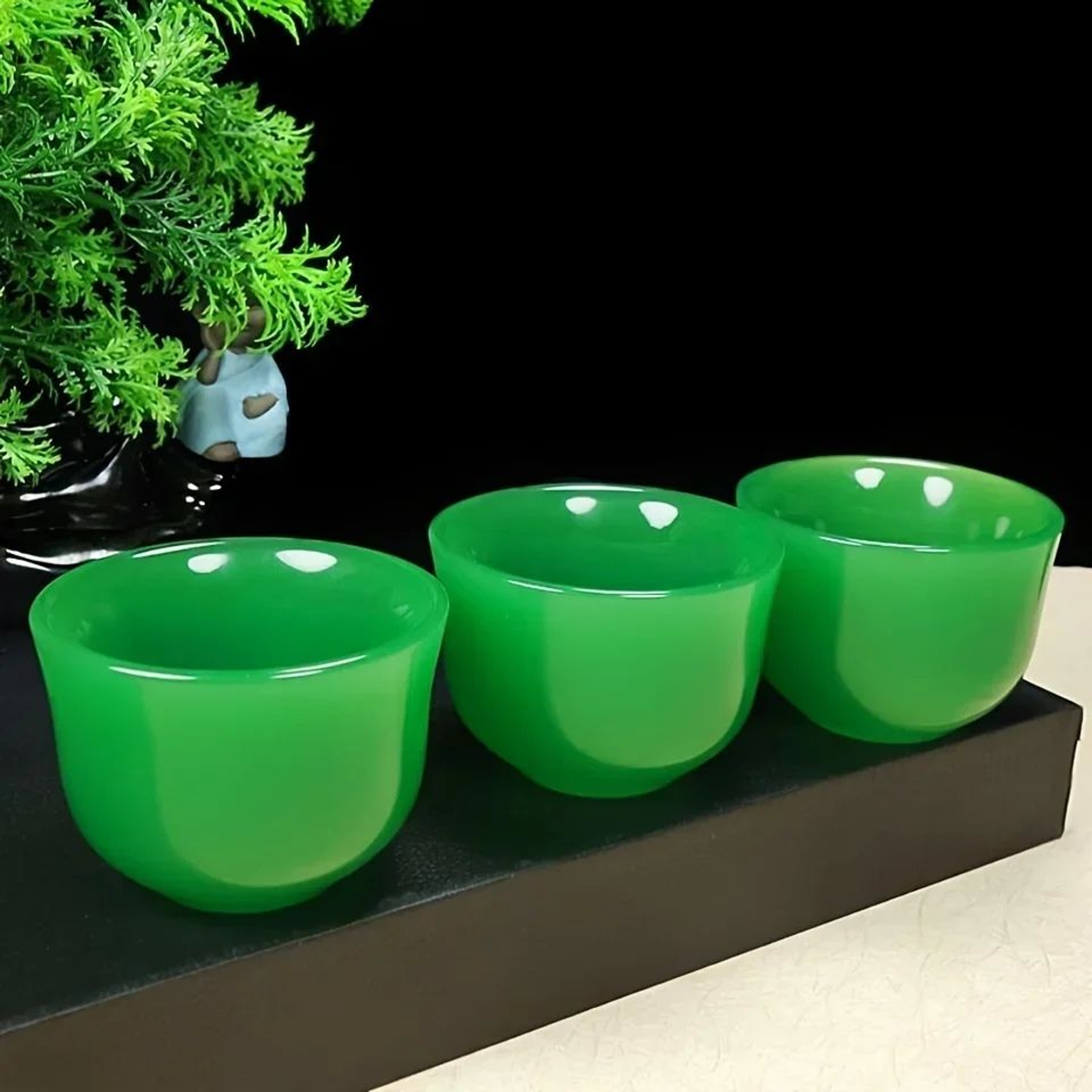 Elegant Jade Kung Fu Tea Cup For Tea And Beverage Serving 1