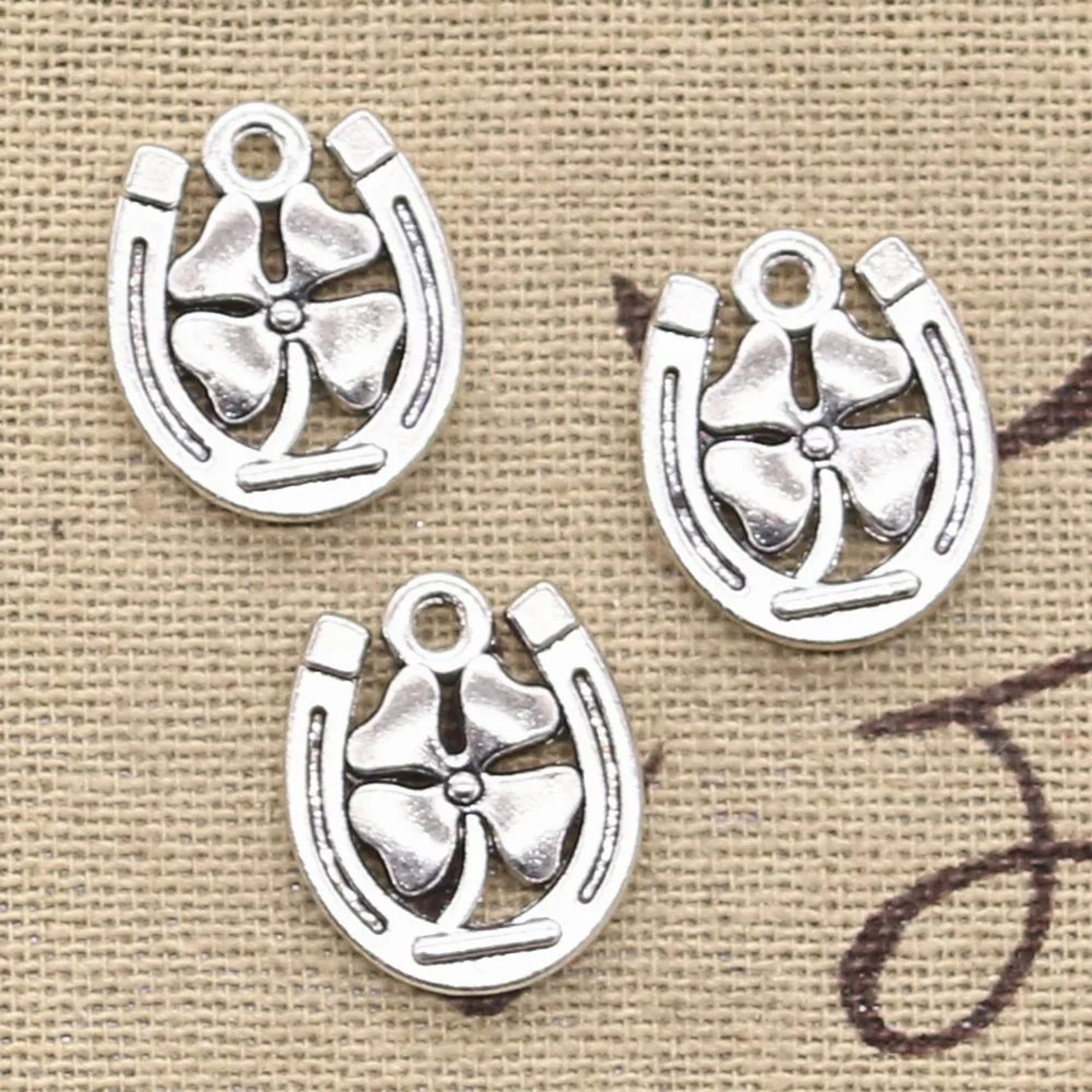 12pcs Vintage Horseshoe Lucky Clover Charms For DIY Jewelry 0