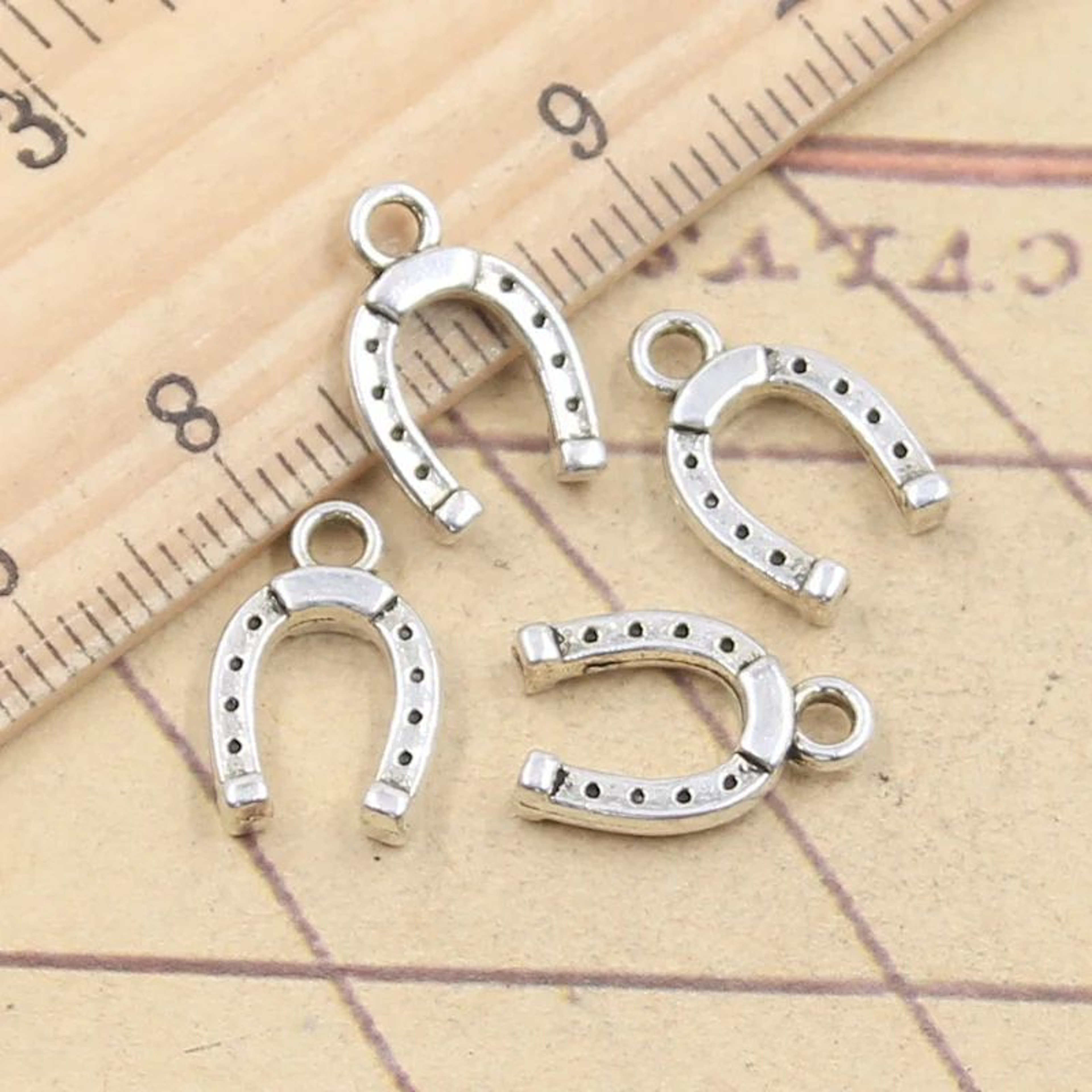 30pcs Antique Silver Color Lucky Horseshoe Charms For DIY Jewelry 0