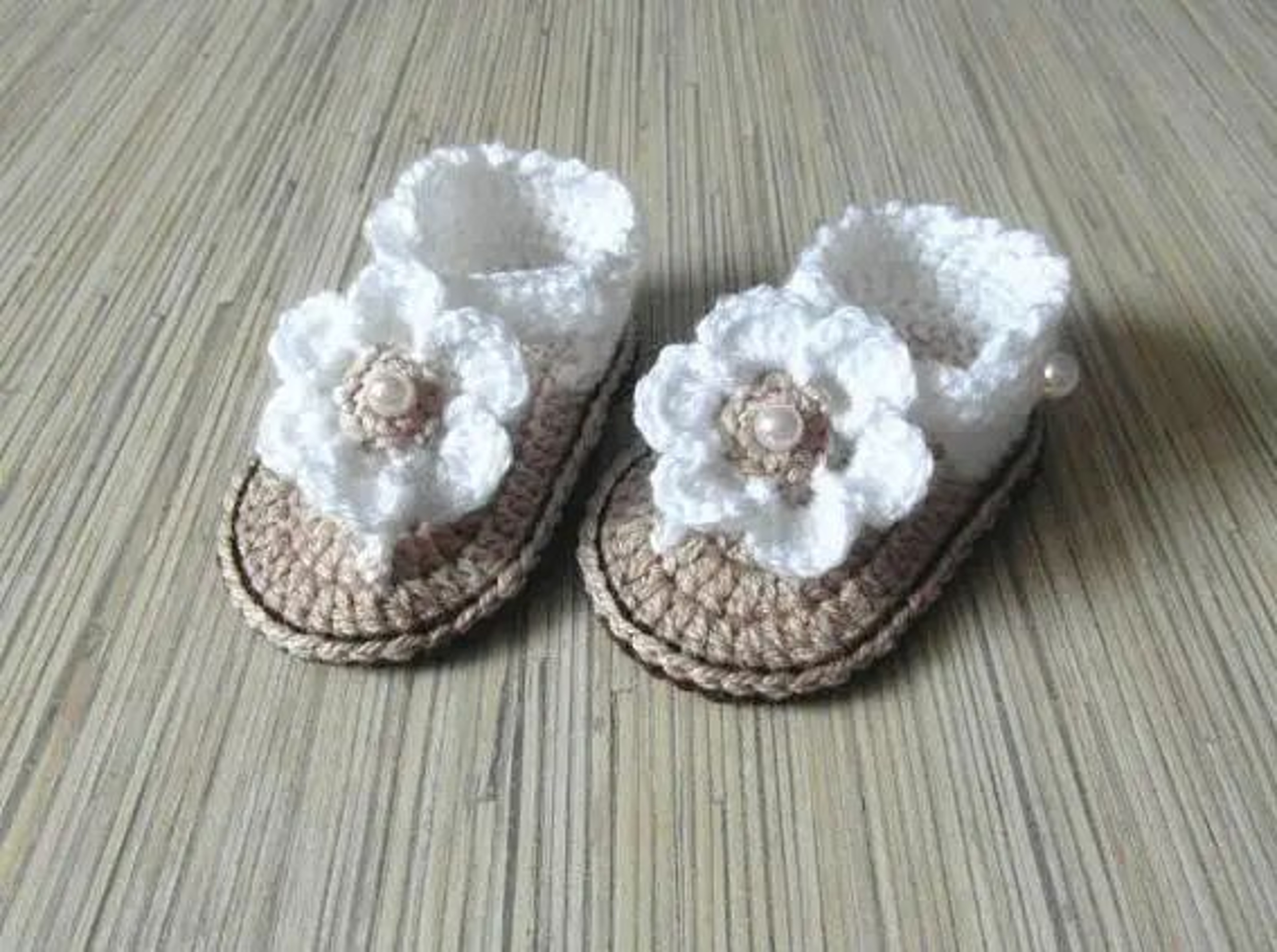 Crochet Baby Summer Sandals With Cute Puff Flowers 5