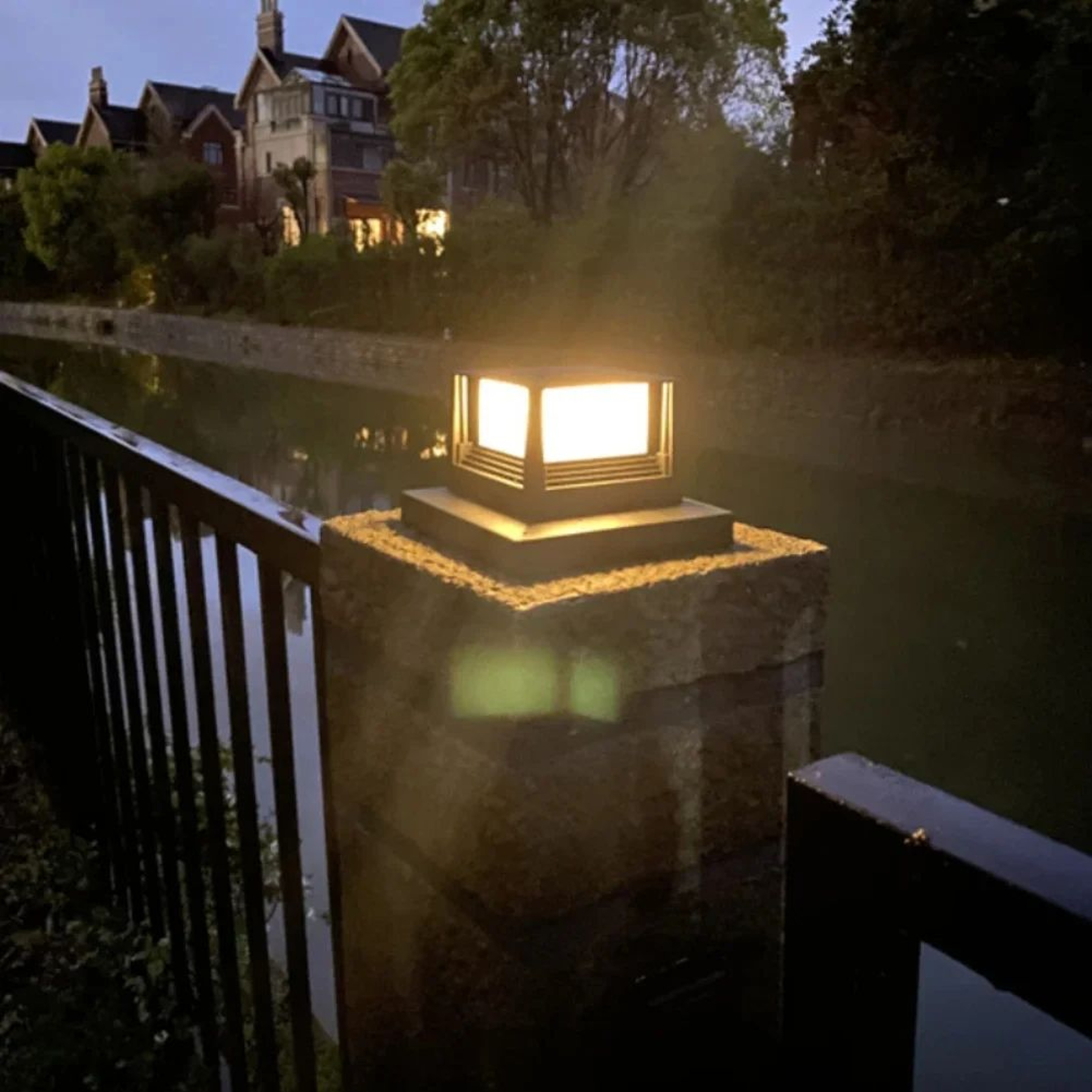 HOMEFISH Waterproof Solar LED Fence Post Cap Light For Gardens 1