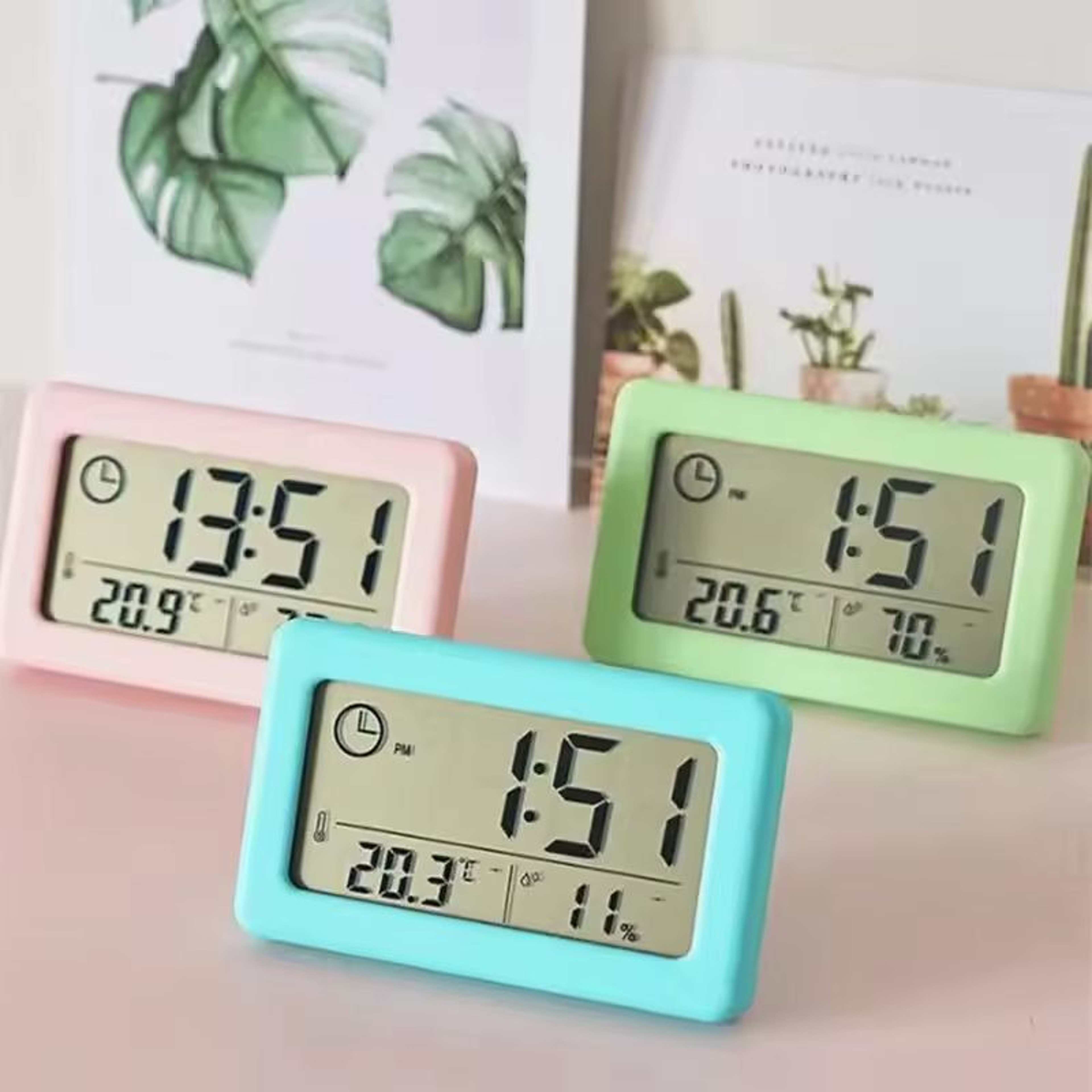 Desktop Mini Digital Clock  Portable Temperature  Humidity Monitor  Hygrometer Thermometer 0