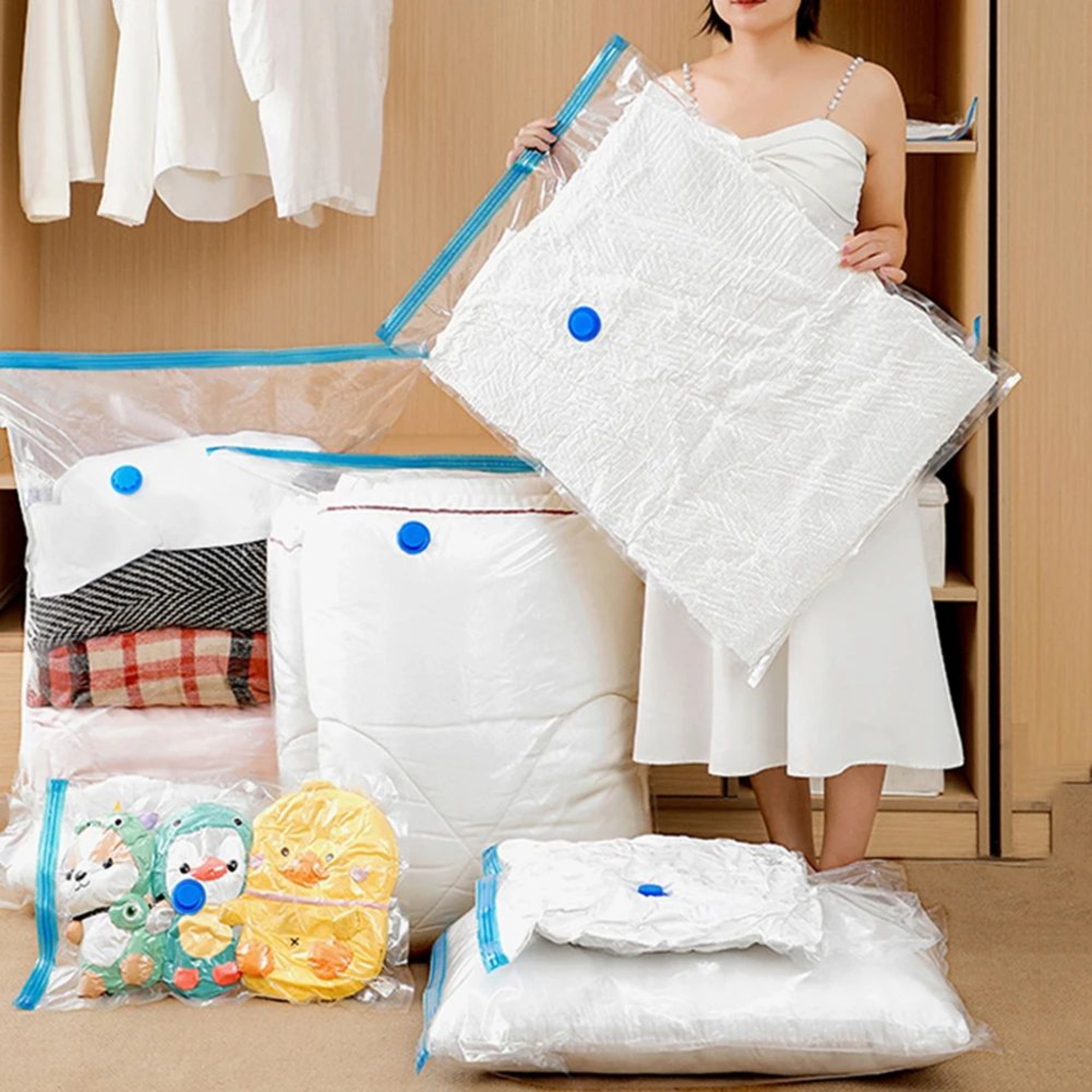 6Piece Vacuum Storage Bags With Electric Pump  SpaceSaving Compression Bags For Clothes  Bedding 3