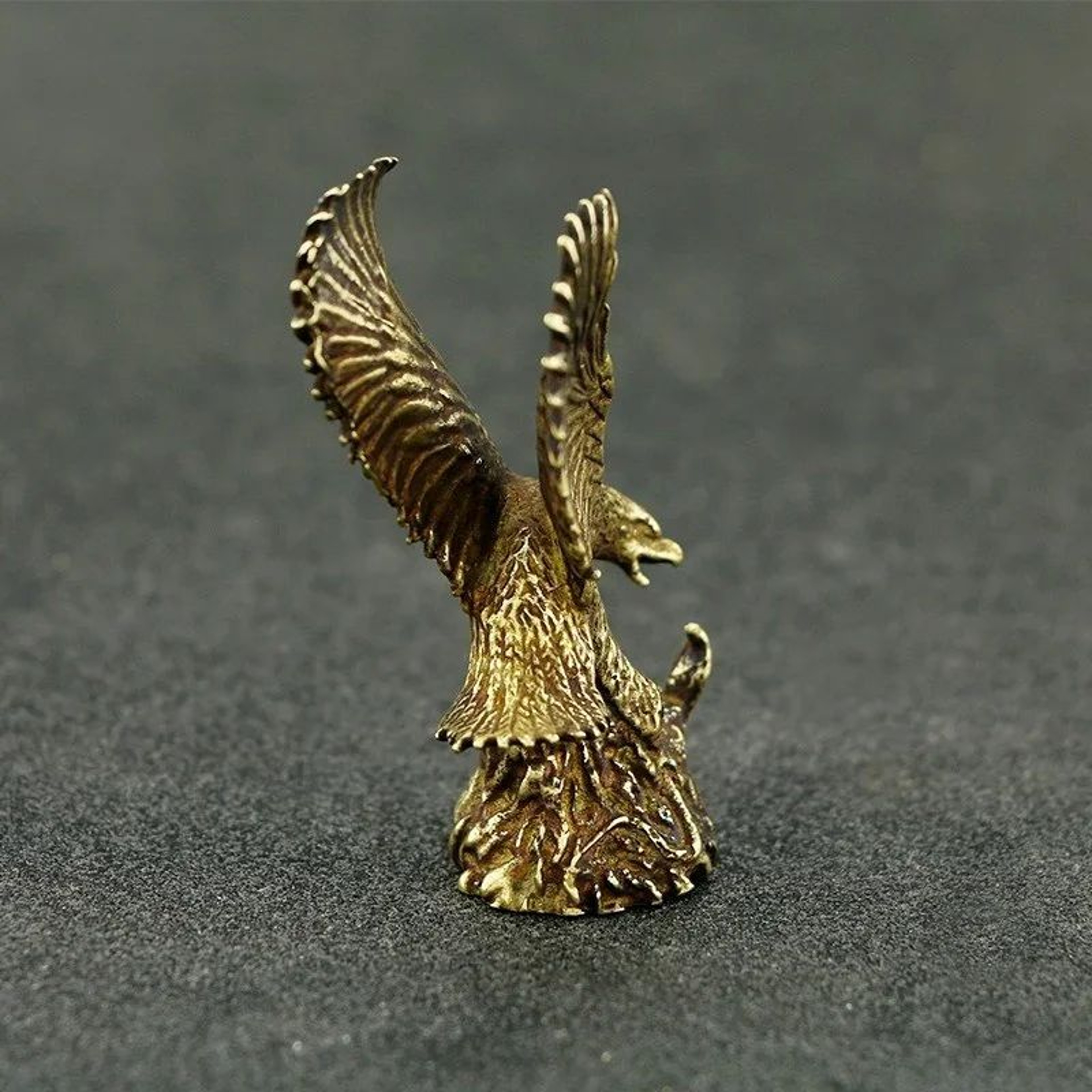 Vintage Brass Eagle Figurine Desk Ornament  Antique Copper Eagle Statue For Home  Office Decor 2