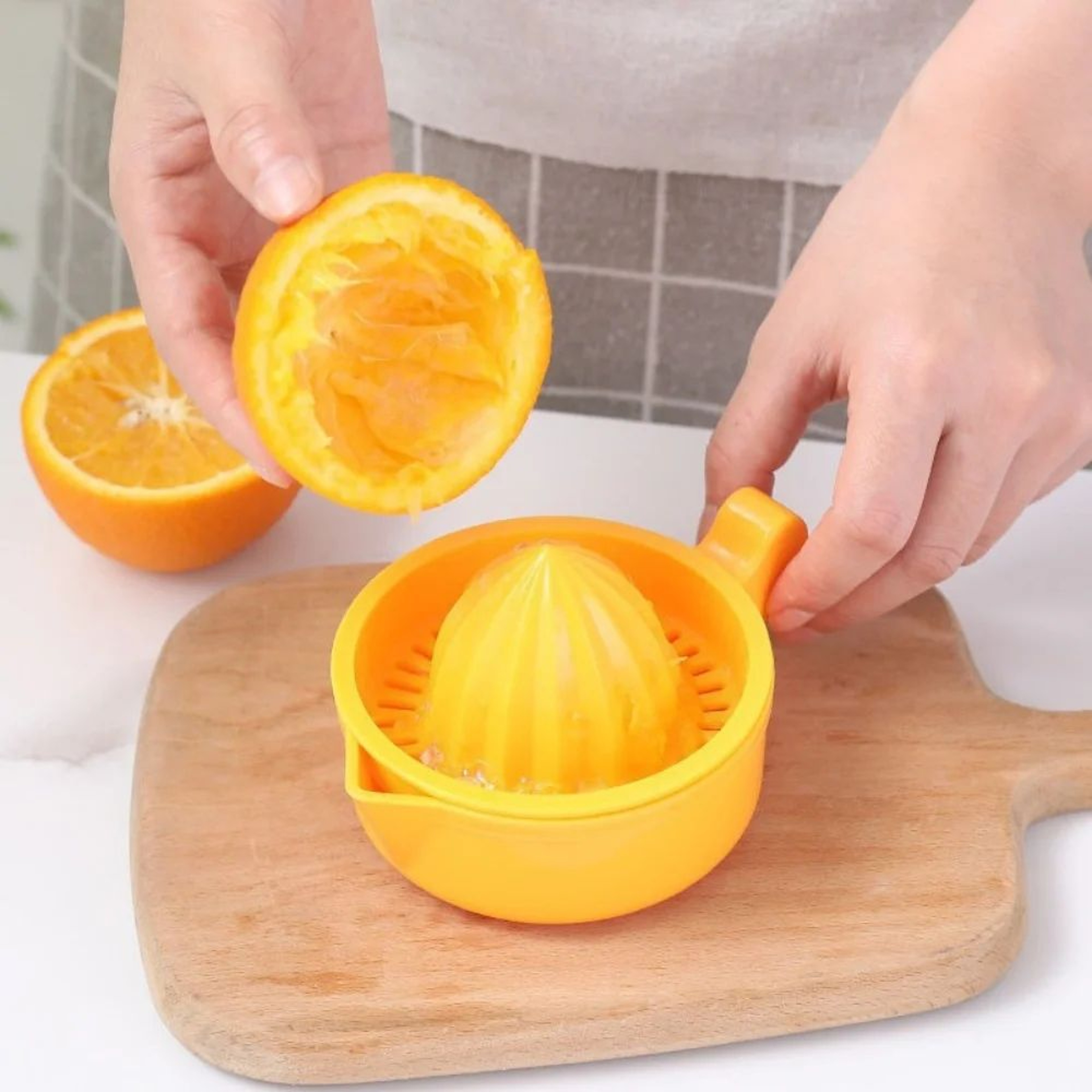 FreshPress Manual Citrus Juicer With Detachable Pulp Filter  Handheld Lemon Squeezer  Citrus Press 2