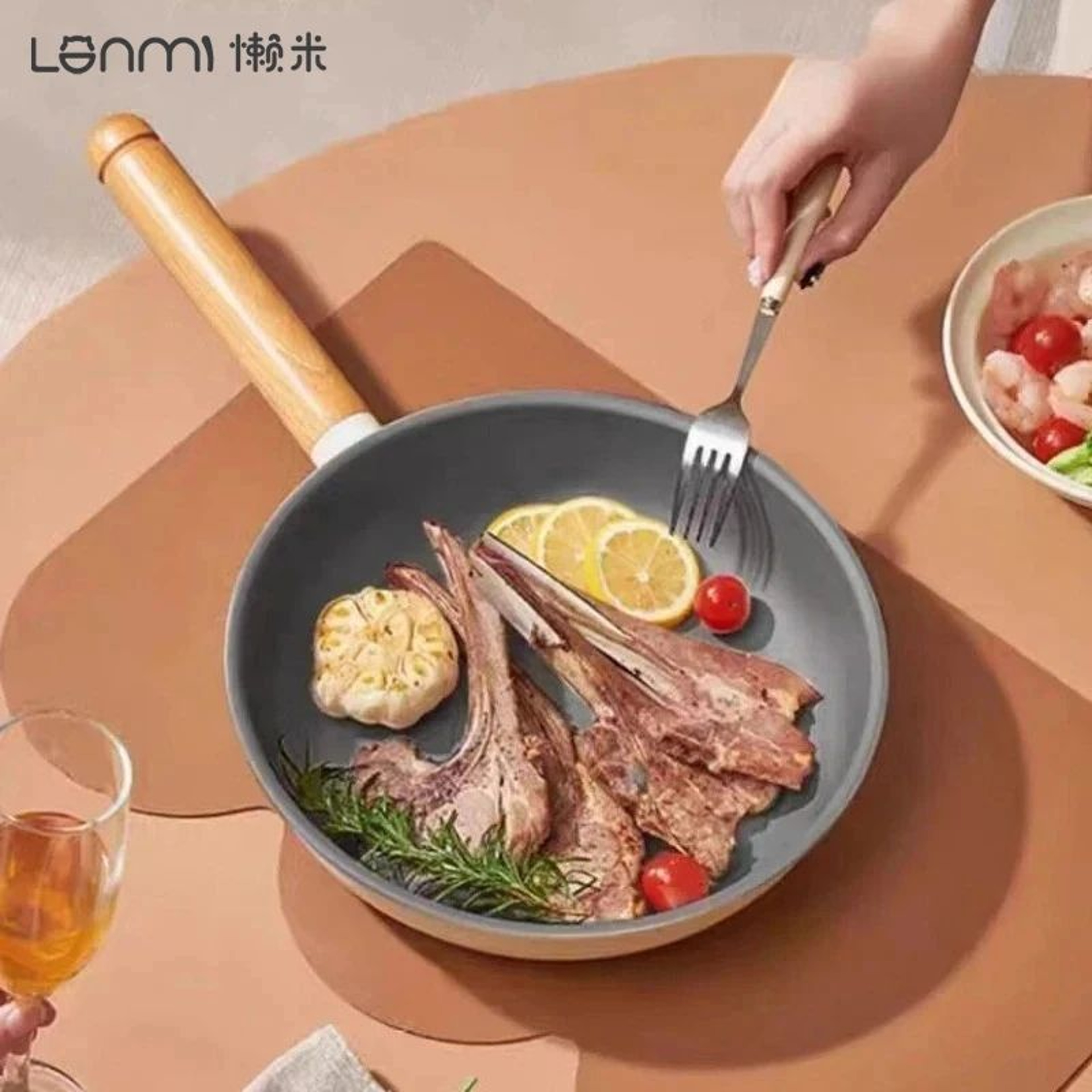 LANMI 24cm Ceramic Titanium Nonstick Frying Pan LowSmoke FlatBottom Skillet For Eggs  Steak 0