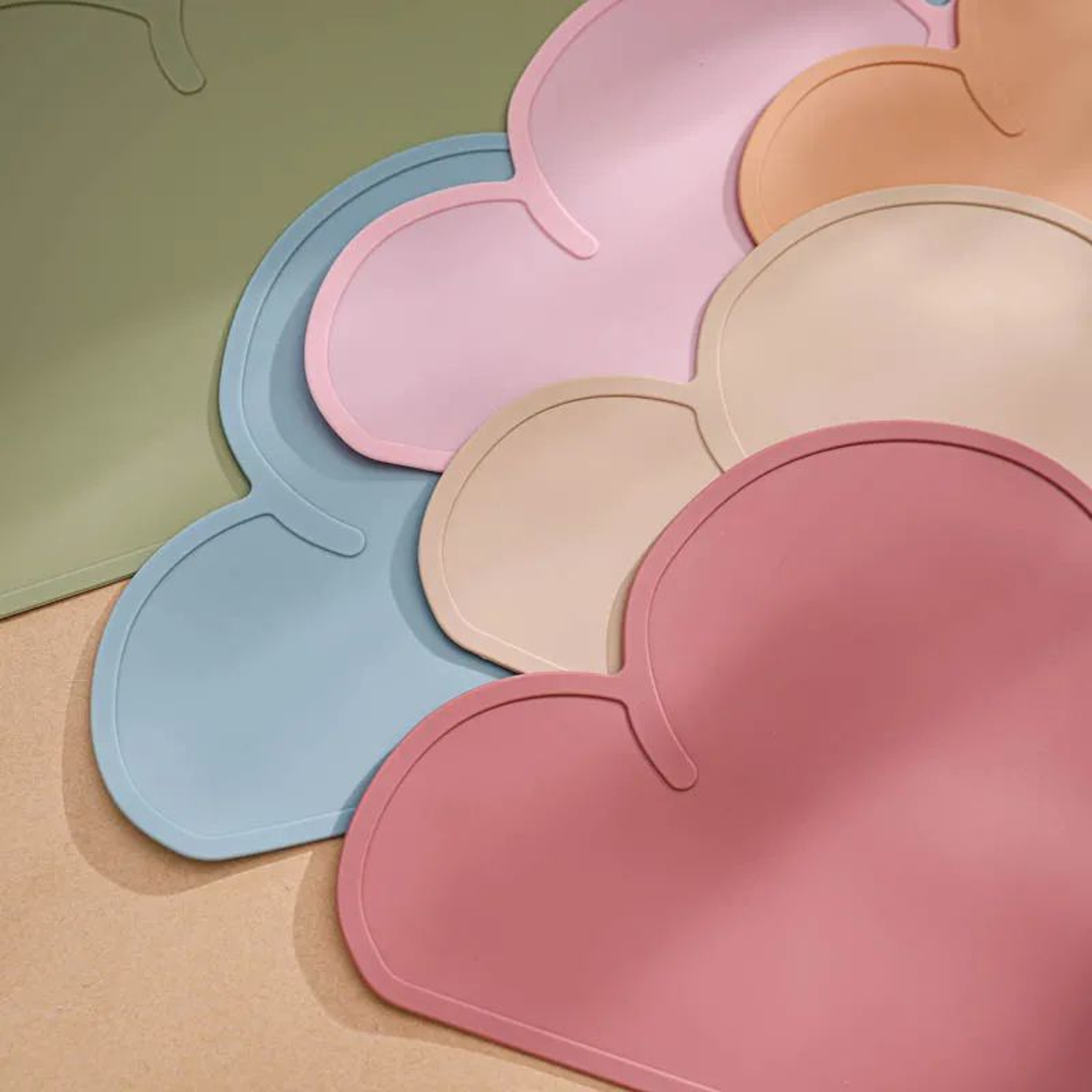 NonSlip Silicone Pet Feeding Mat With Raised Edge Waterproof Bowl Tray 1