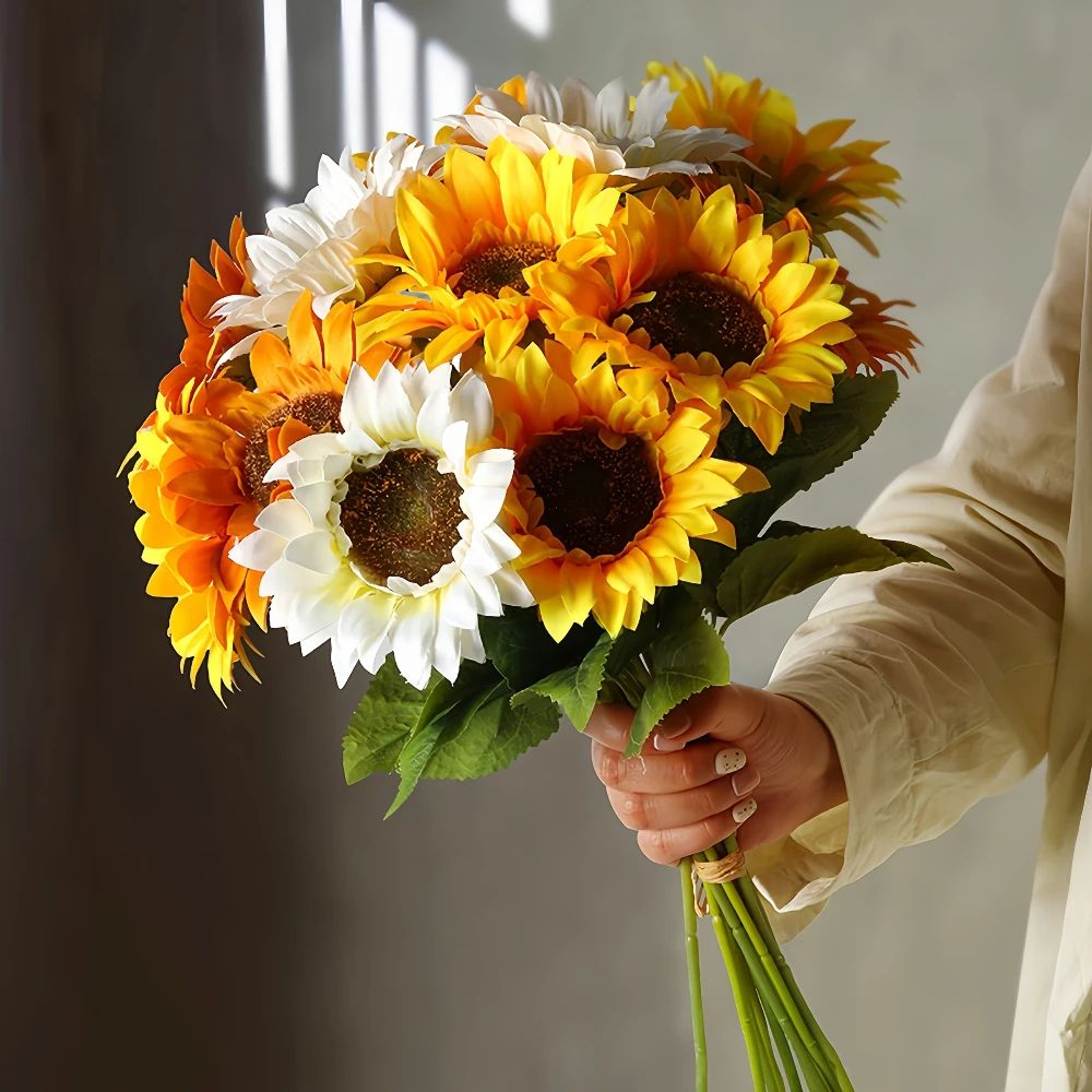 Lifelike Artificial Sunflowers Bouquet  6Piece Faux Sunflower Flowers For Indoor  Outdoor Home Deco 1