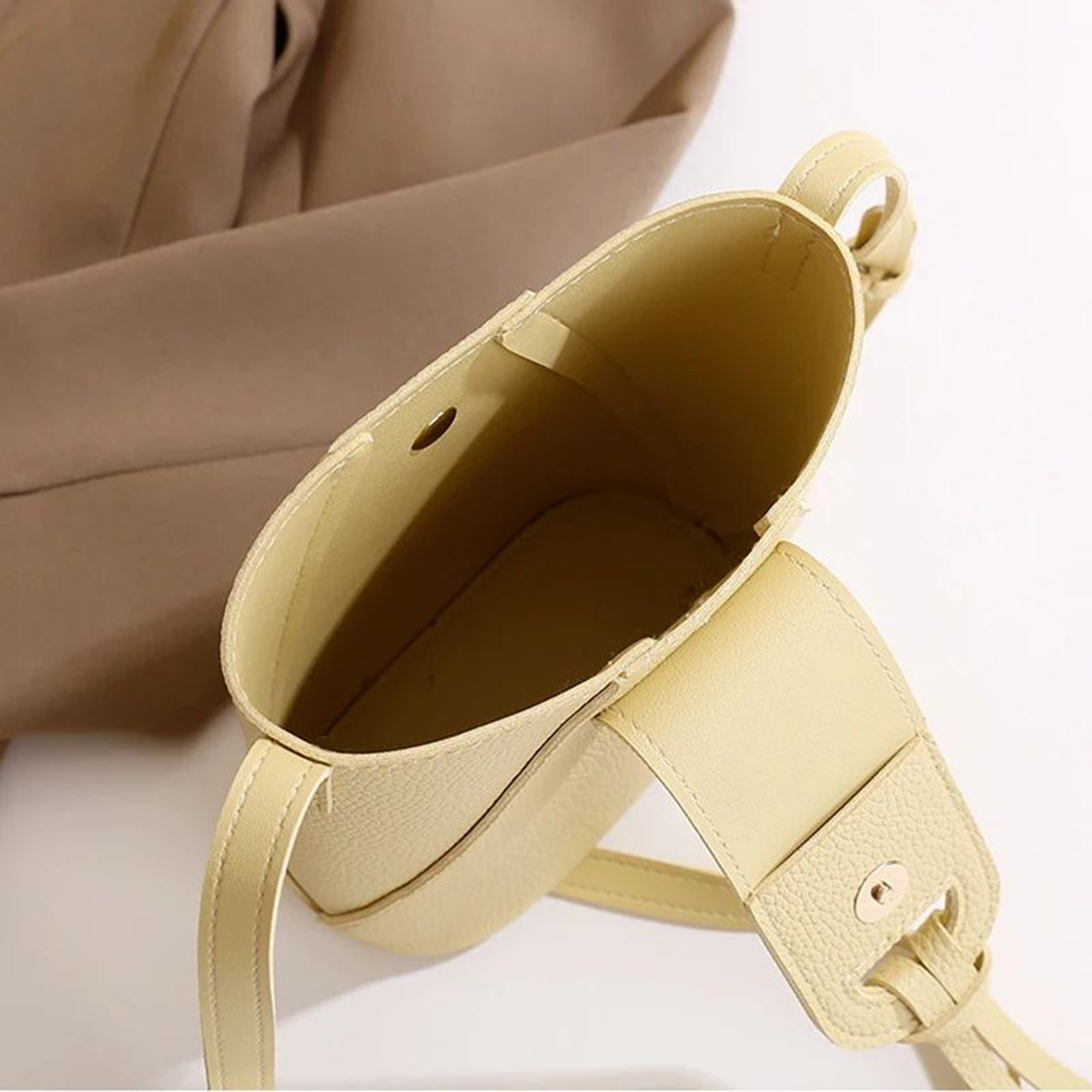 Everyday Chic Womens PU Leather Shoulder  Large Capacity Crossbody Bag  Stylish Womens Handbag Purs 5