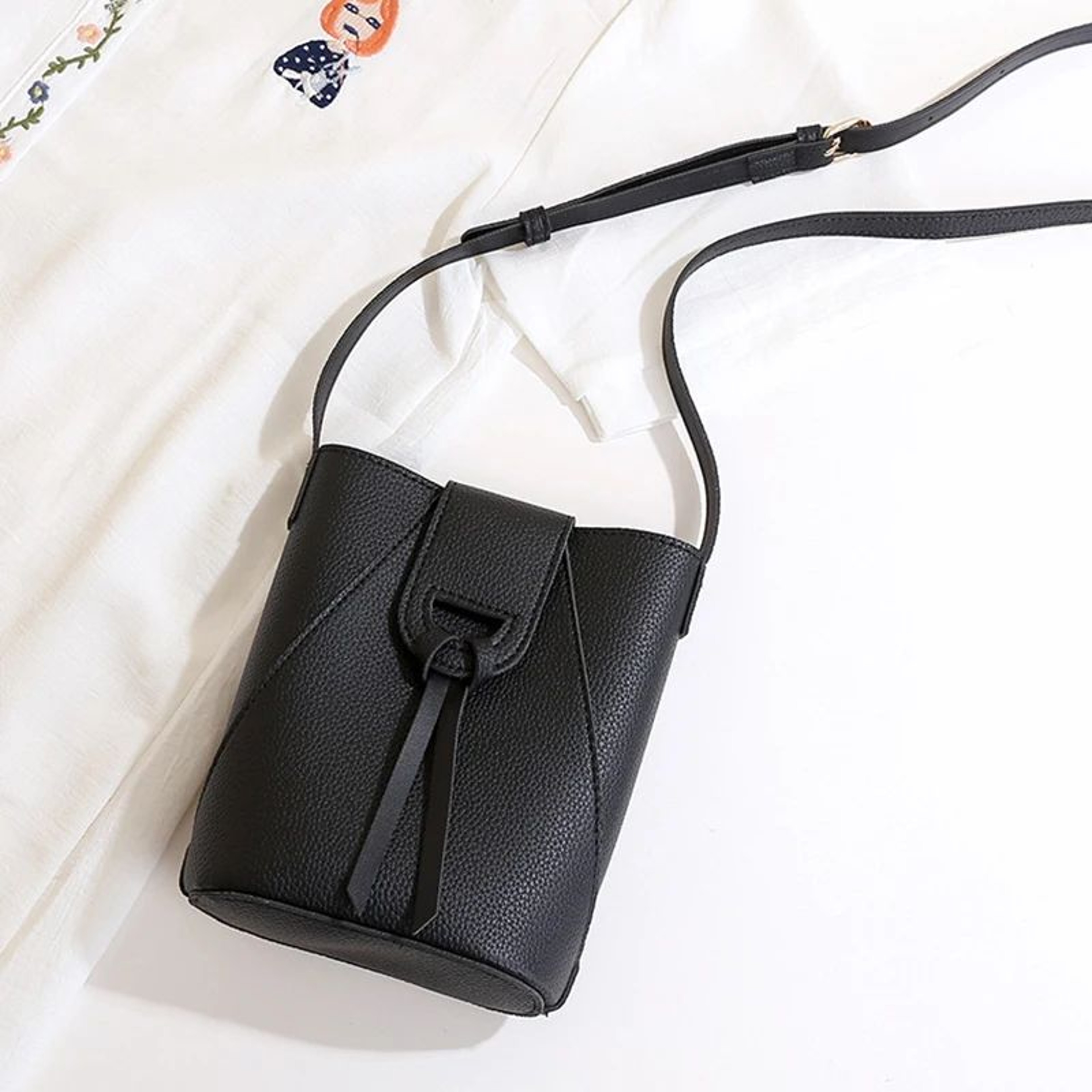 Everyday Chic Womens PU Leather Shoulder  Large Capacity Crossbody Bag  Stylish Womens Handbag Purs 7