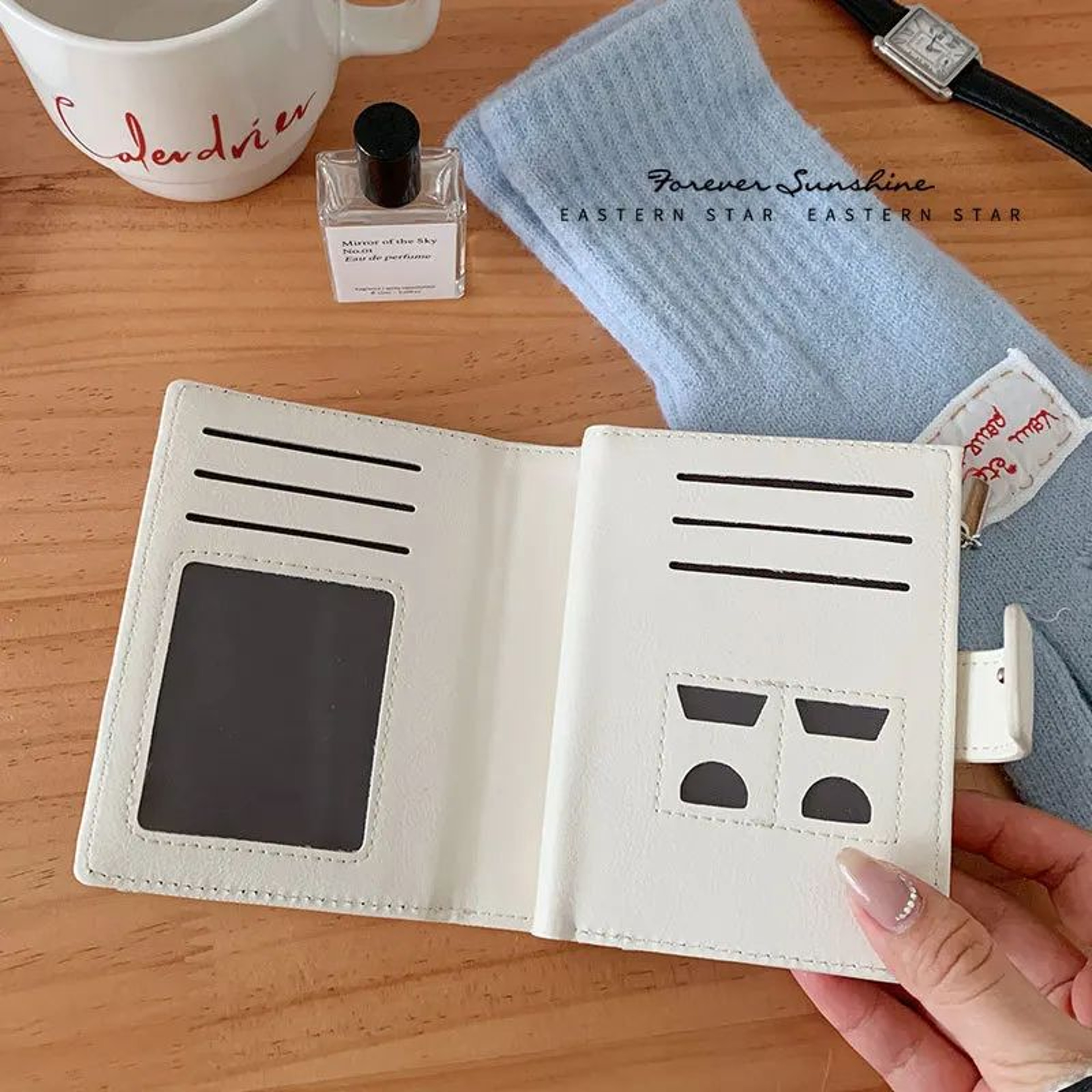 Everyday Compact Womens Wallet  PU Leather Short Bifold With Zipper Coin Pocket  Snap Closure 4