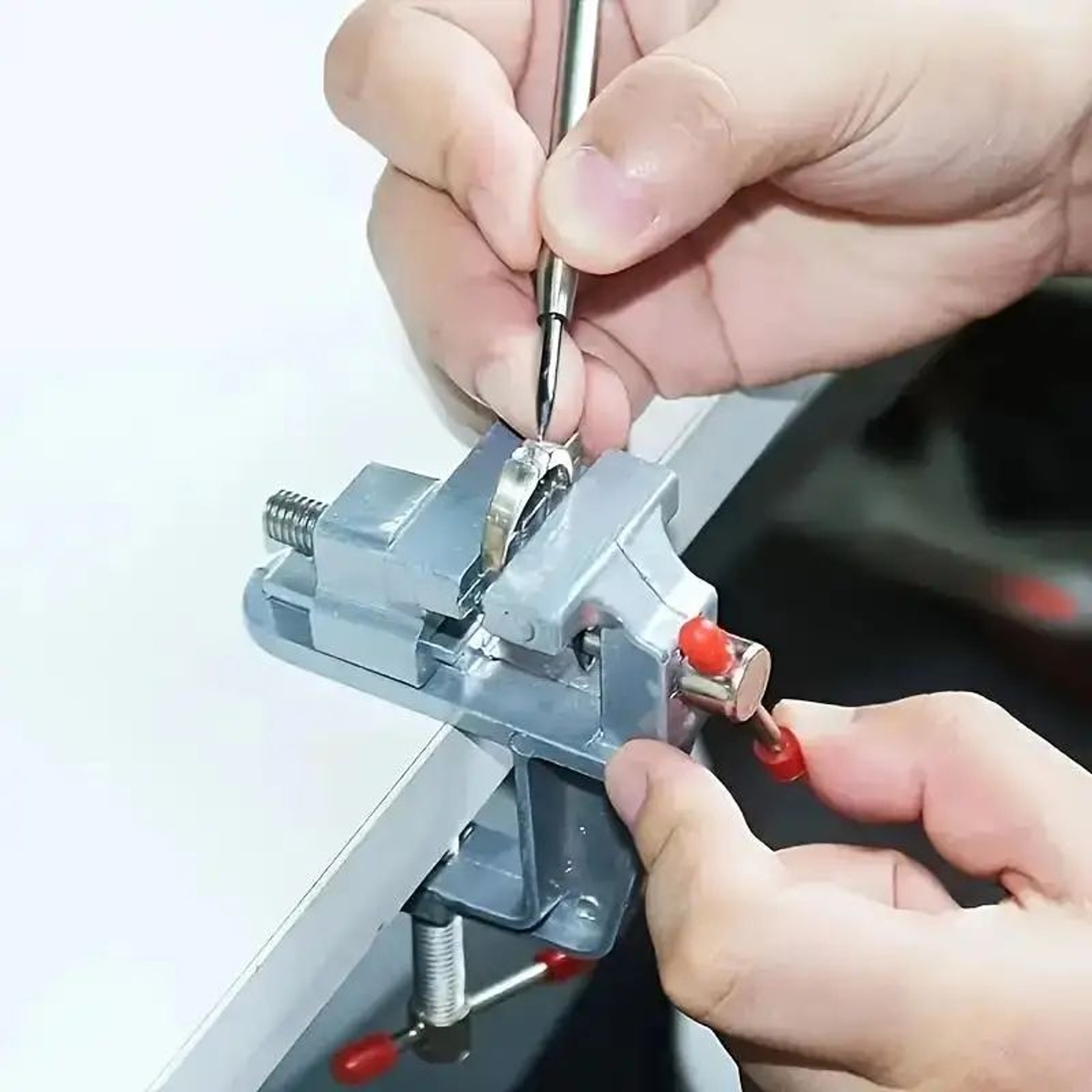 Mini Aluminum Bench Vise Table Clamp  Compact Mini Bench Vise For DIY Crafting  Electronics 1