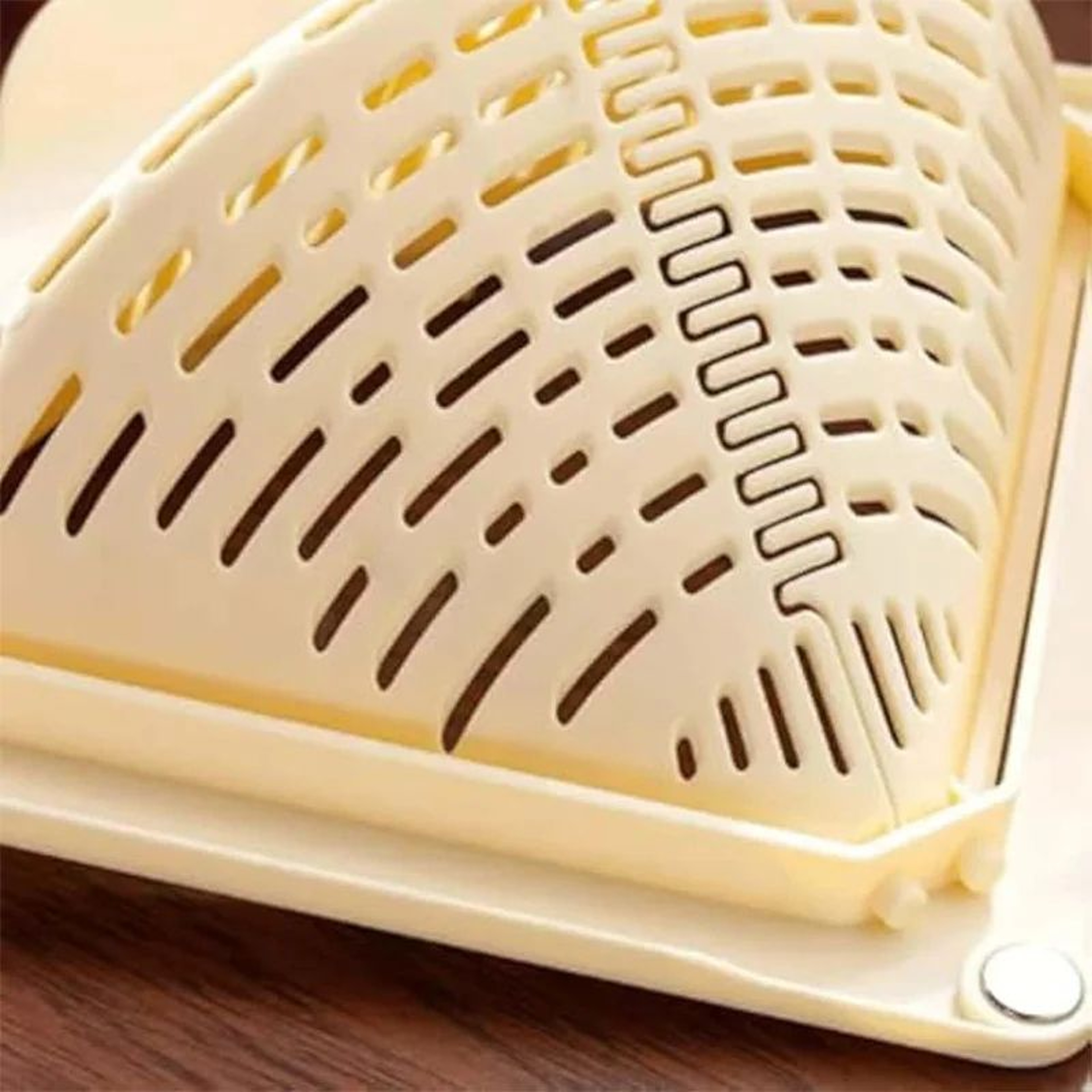 Magnetic Corner Sink Strainer  Triangular Kitchen Sink Drain Basket With TwistOpen Bottom 2
