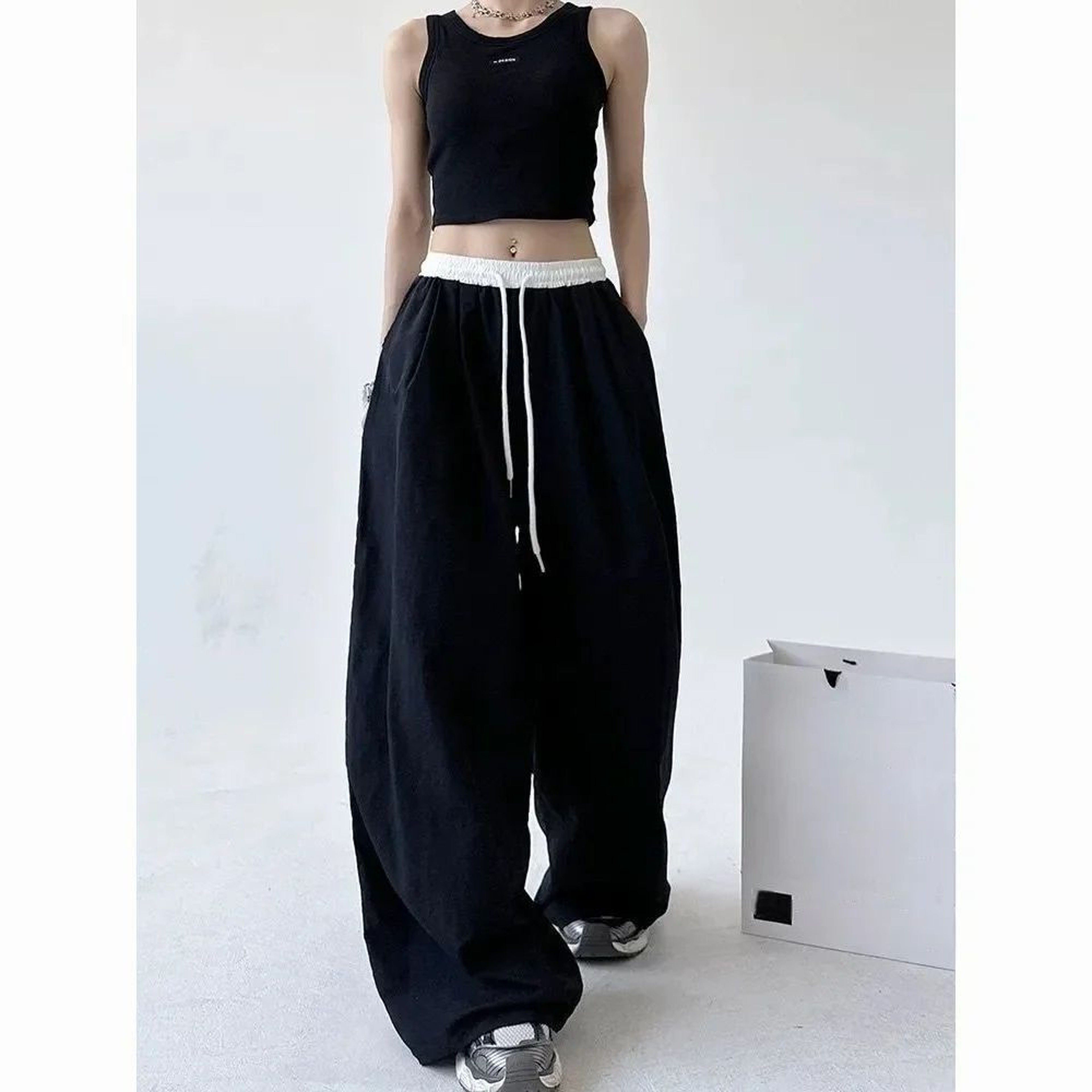 Y2K Gothic Wide Leg Cargo Pants For Women  Adjustable Drawstring Streetwear Trousers 3