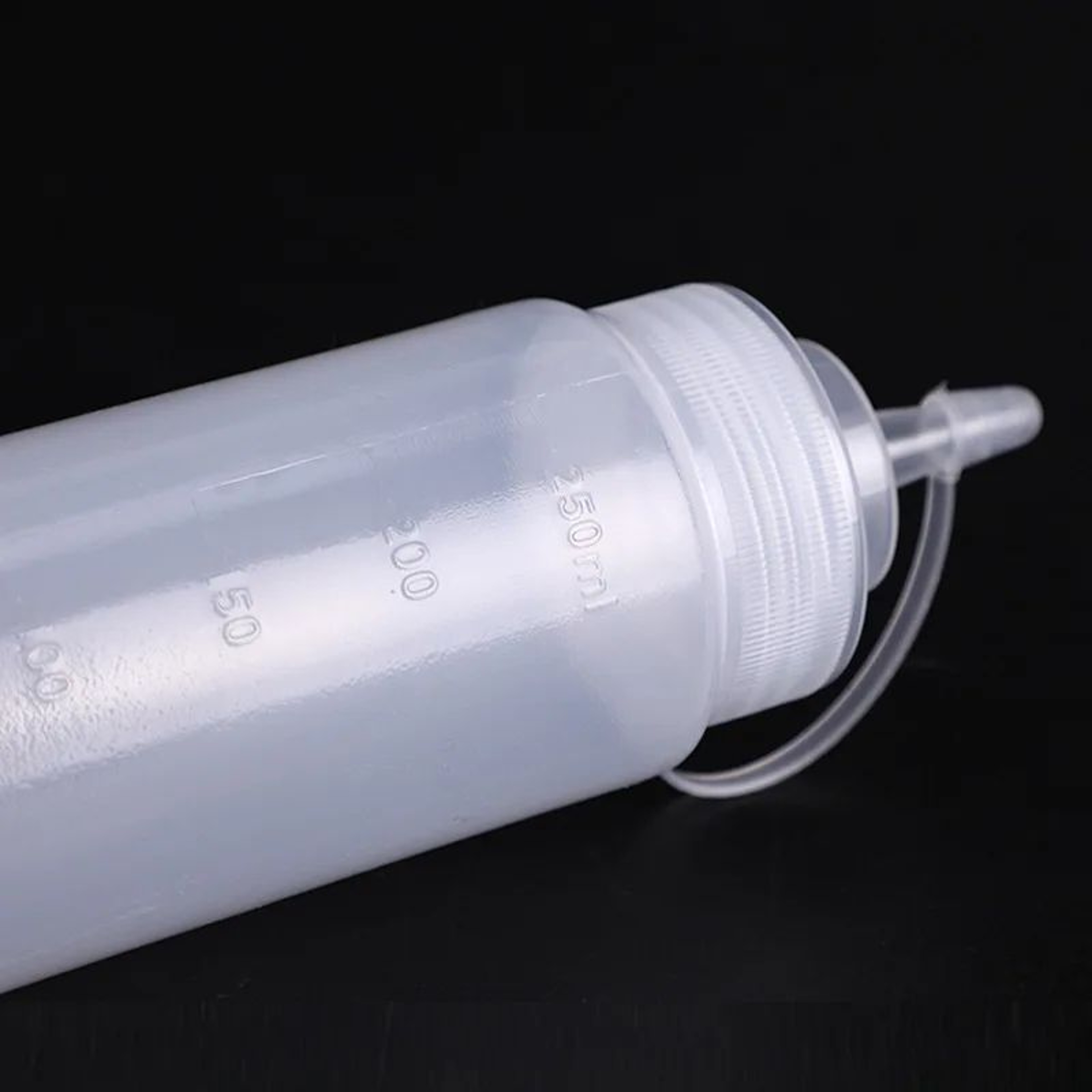 Leakproof Travel Squeeze Bottle Set  Refillable Silicone Toiletry  Sauce Dispensers 2