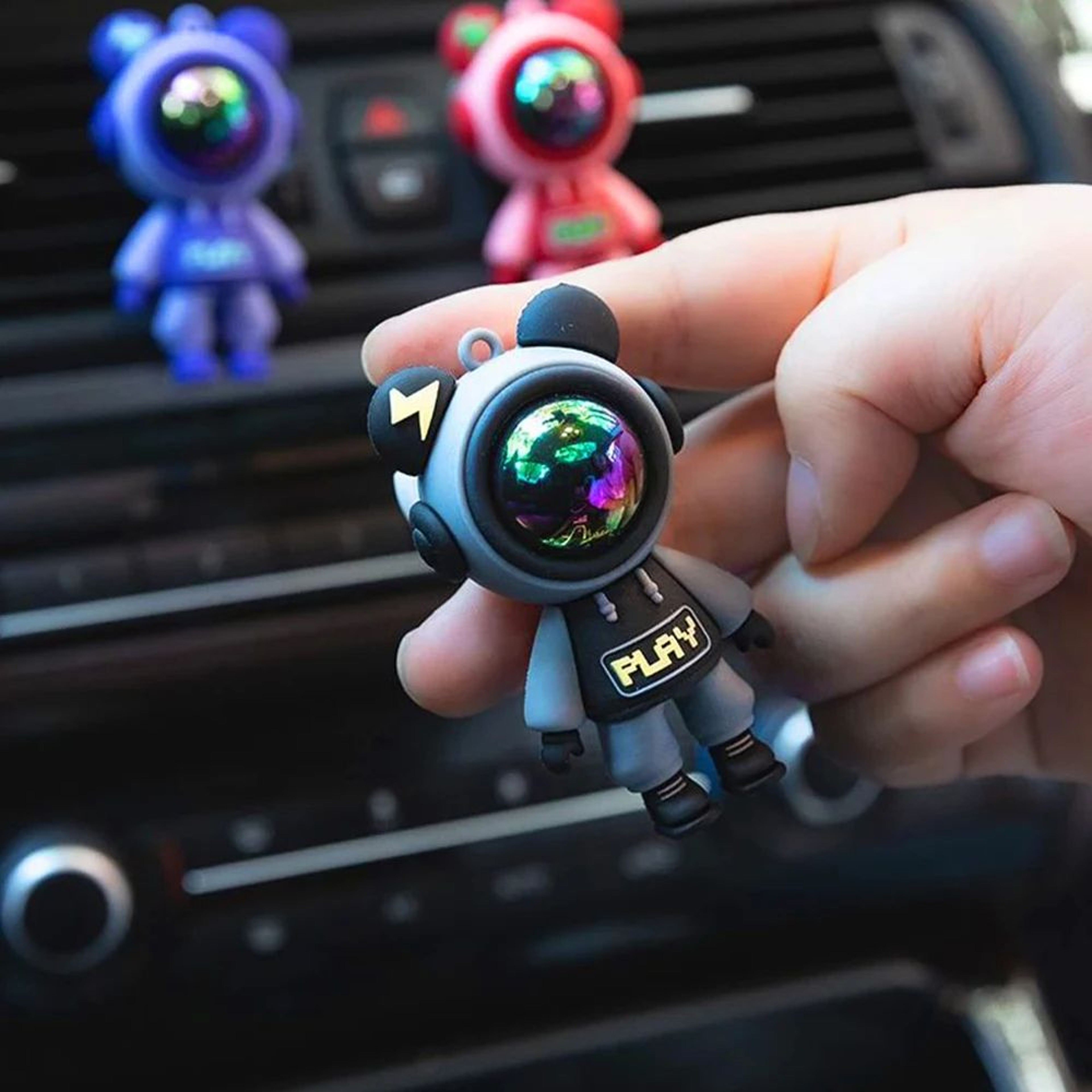 Astronaut Car Vent Air Freshener Clip  Cute Car Air Outlet Perfume Diffuser Decor 1