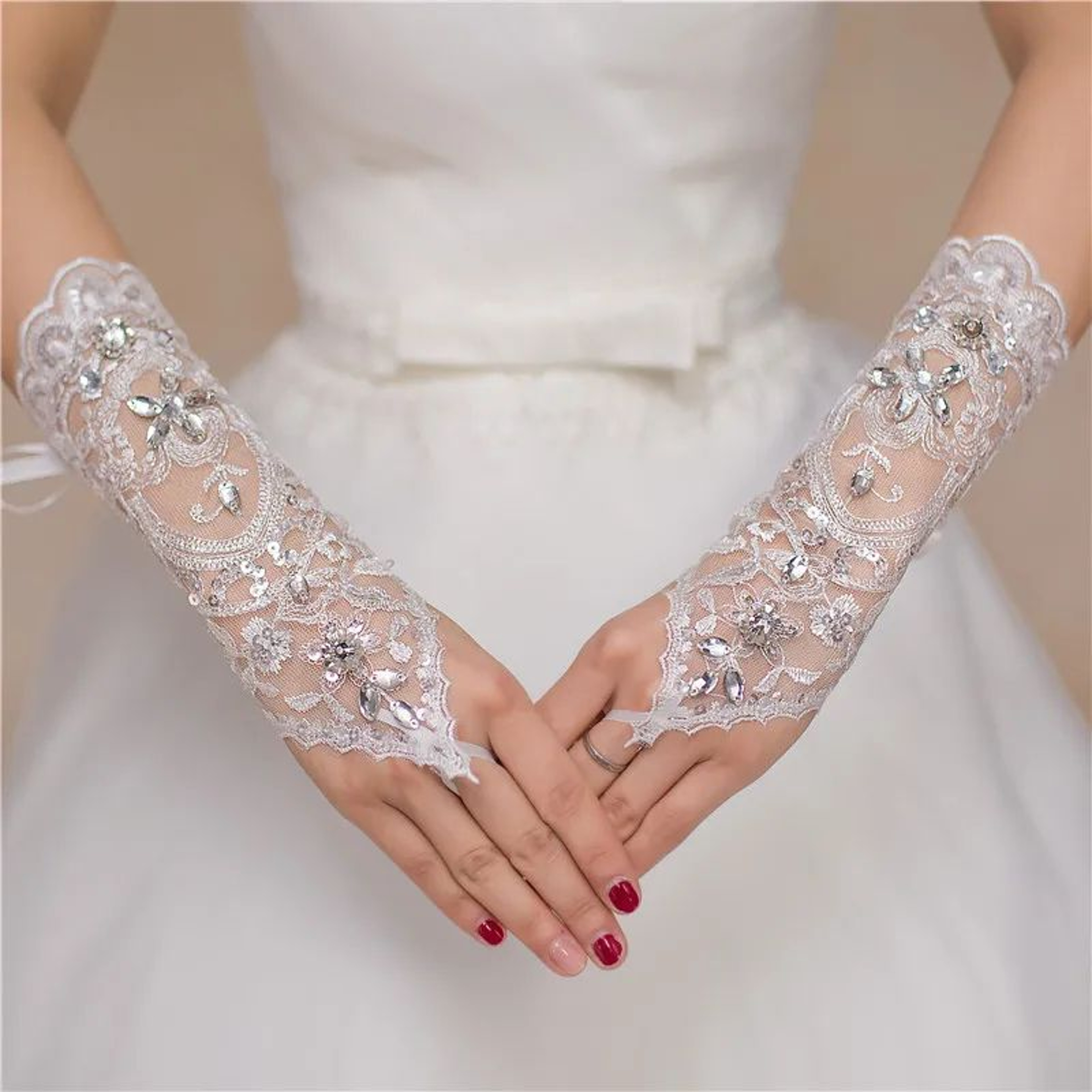 Elegant Crystal Sequin Bridal Fingerless Lace Gloves For Weddings 2