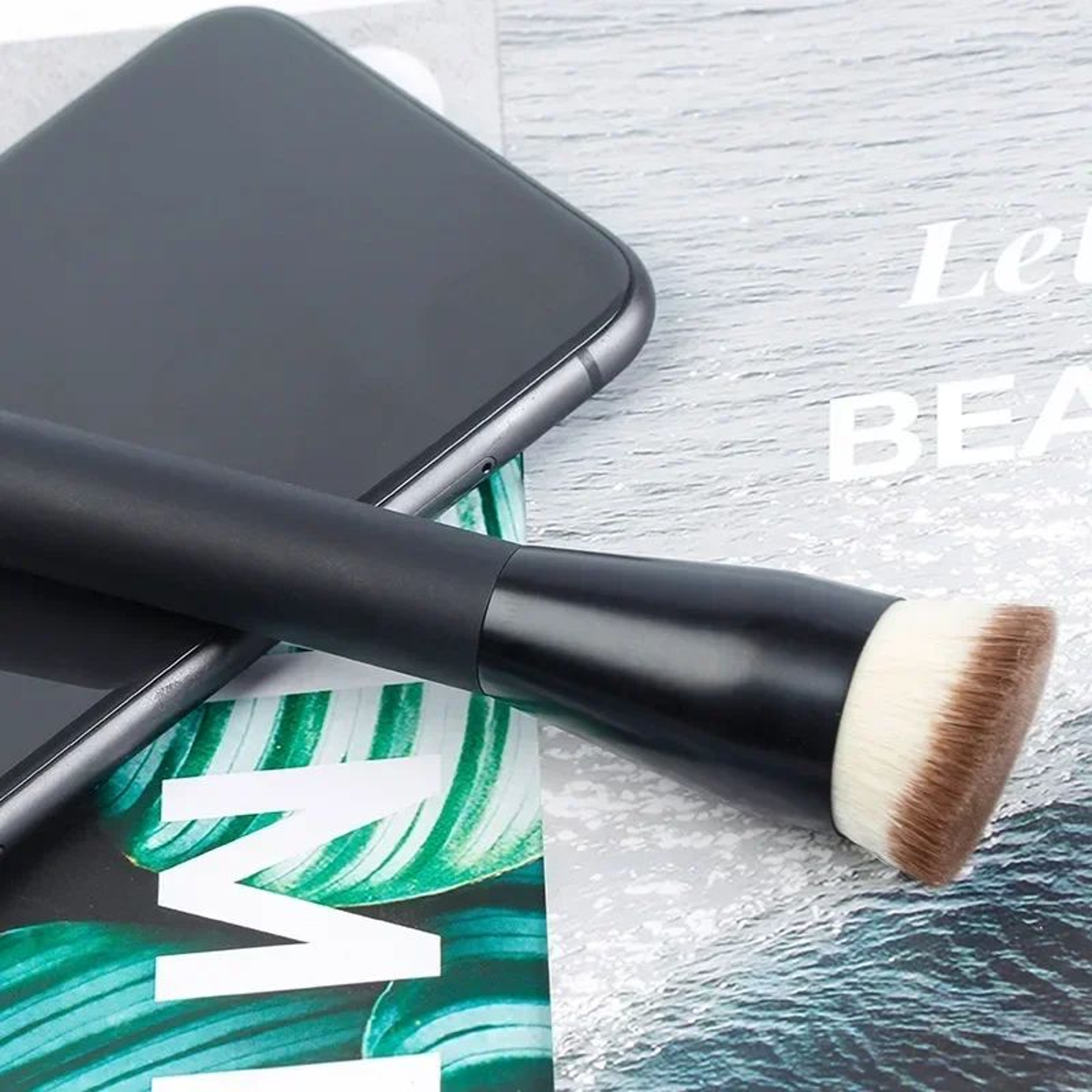 AirBlend Angled Flat Top Foundation Brush 3