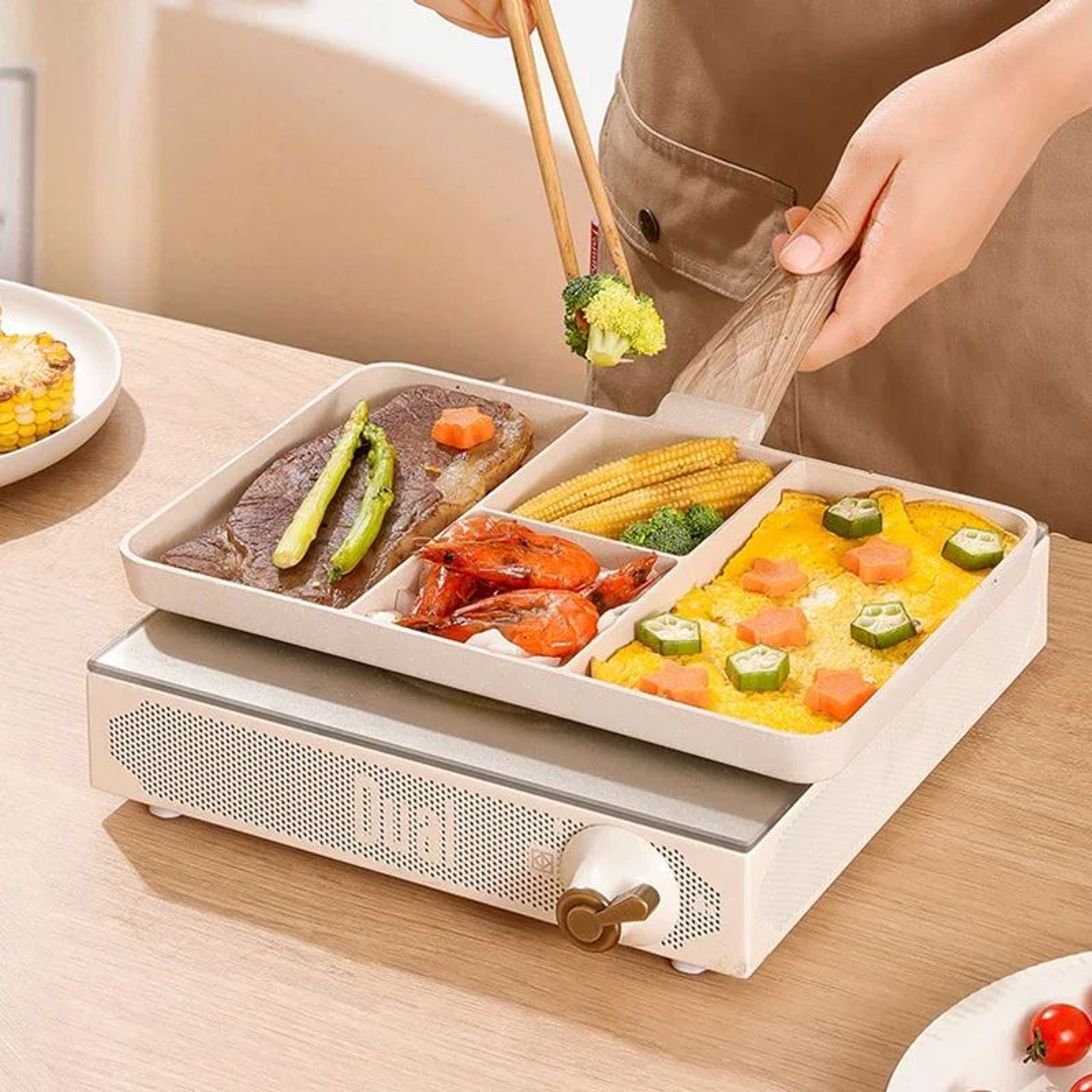 4-Hole Nonstick Breakfast Frying Pan for Eggs, Steak & Omelets – view 2