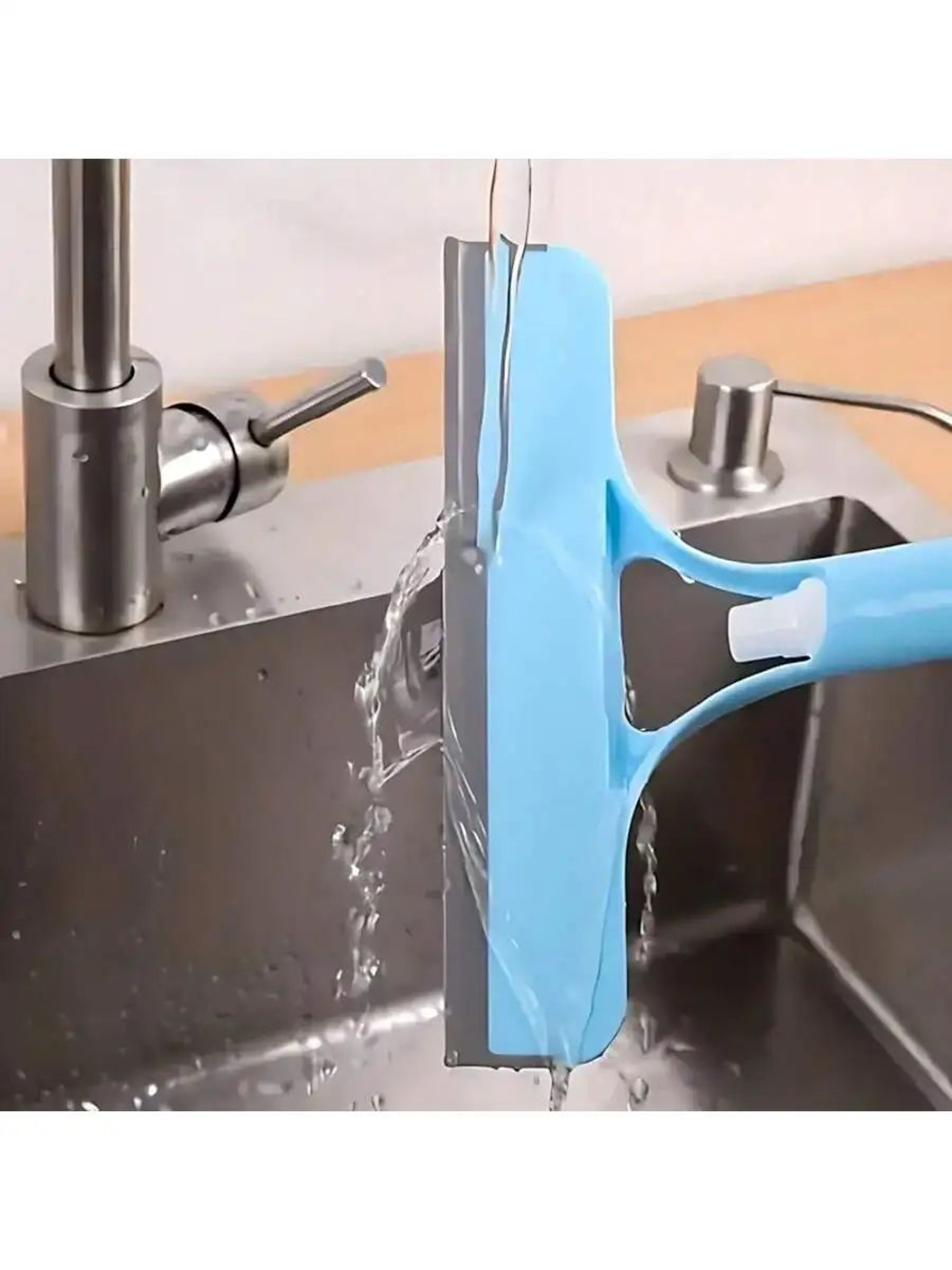 AquaGlide Spray Window Squeegee With Interchangeable Blades 4