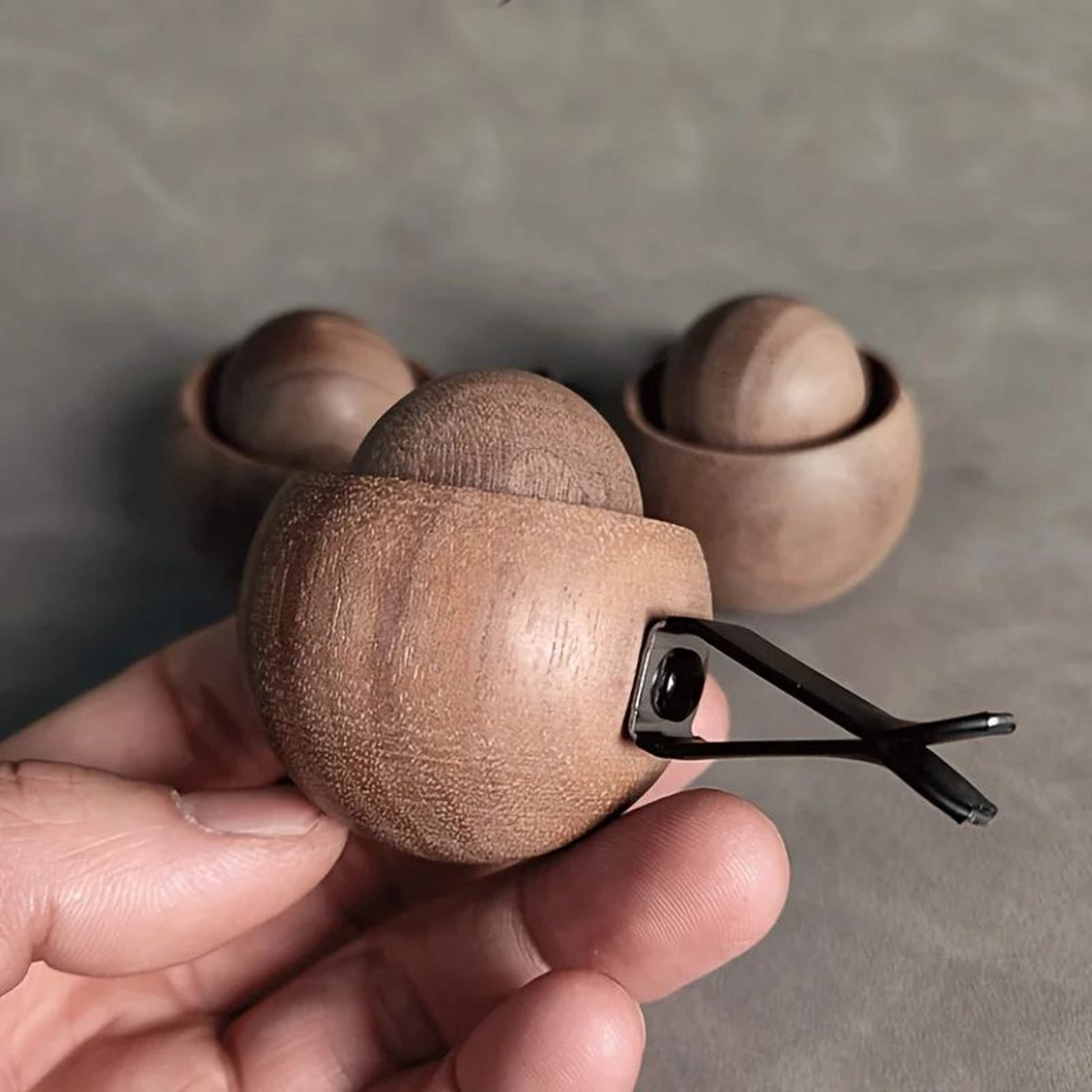 Natural Wood Mini Essential Oil Diffuser For Car And Home 0