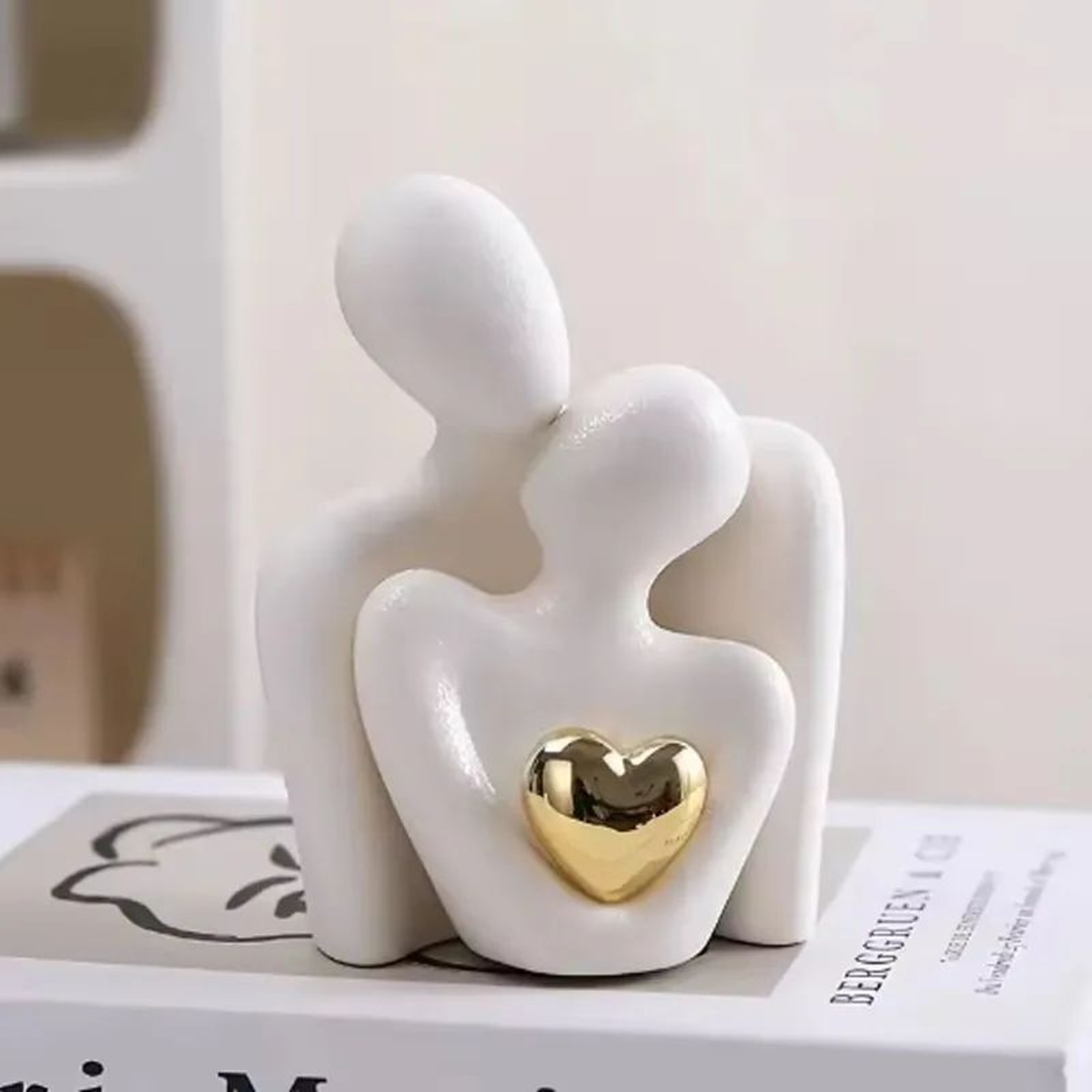 Romantic Couple Statue Love Embrace Figurine For Bedroom Decor 3