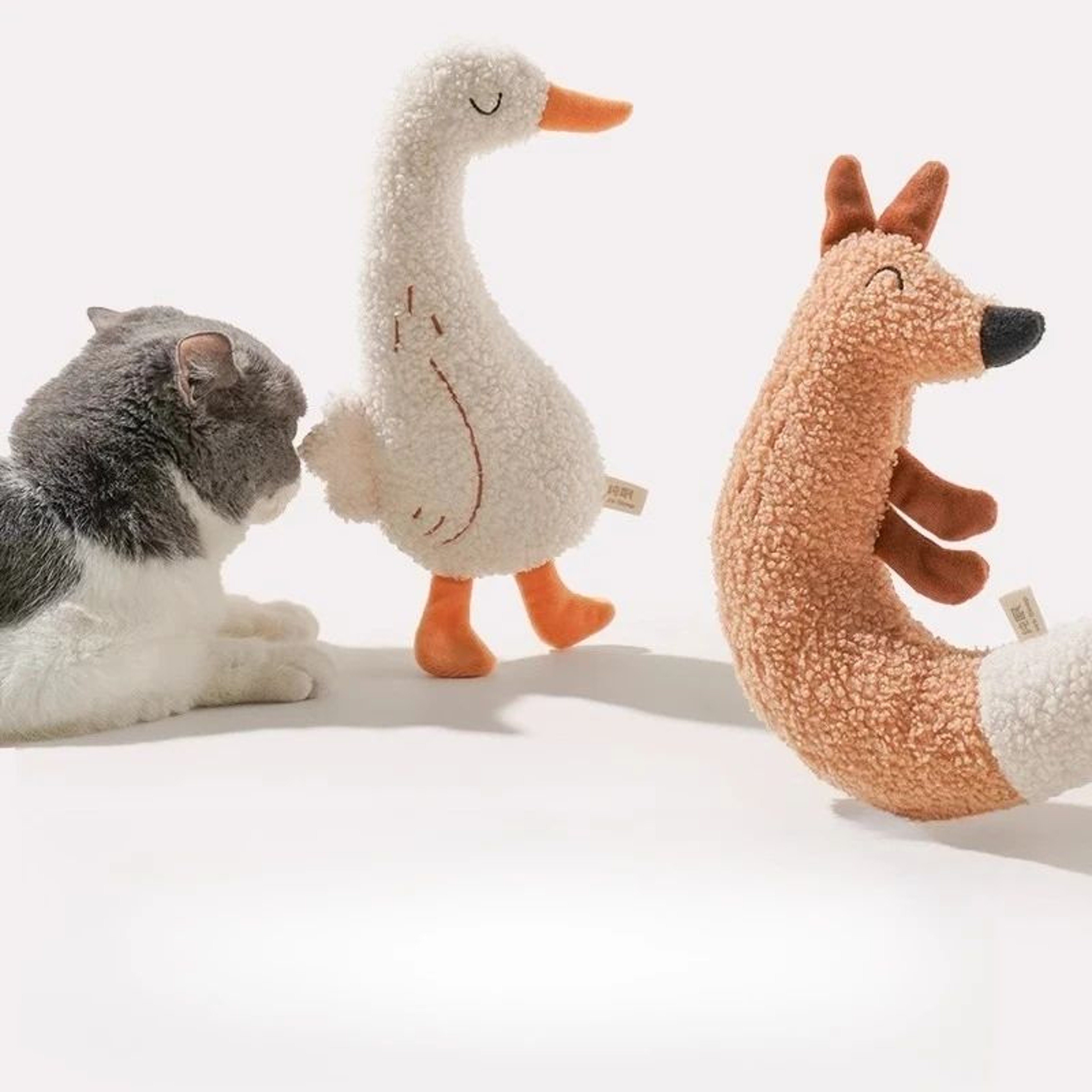 Interactive Squeaky Plush Chew Toy For Cats And Dogs 4