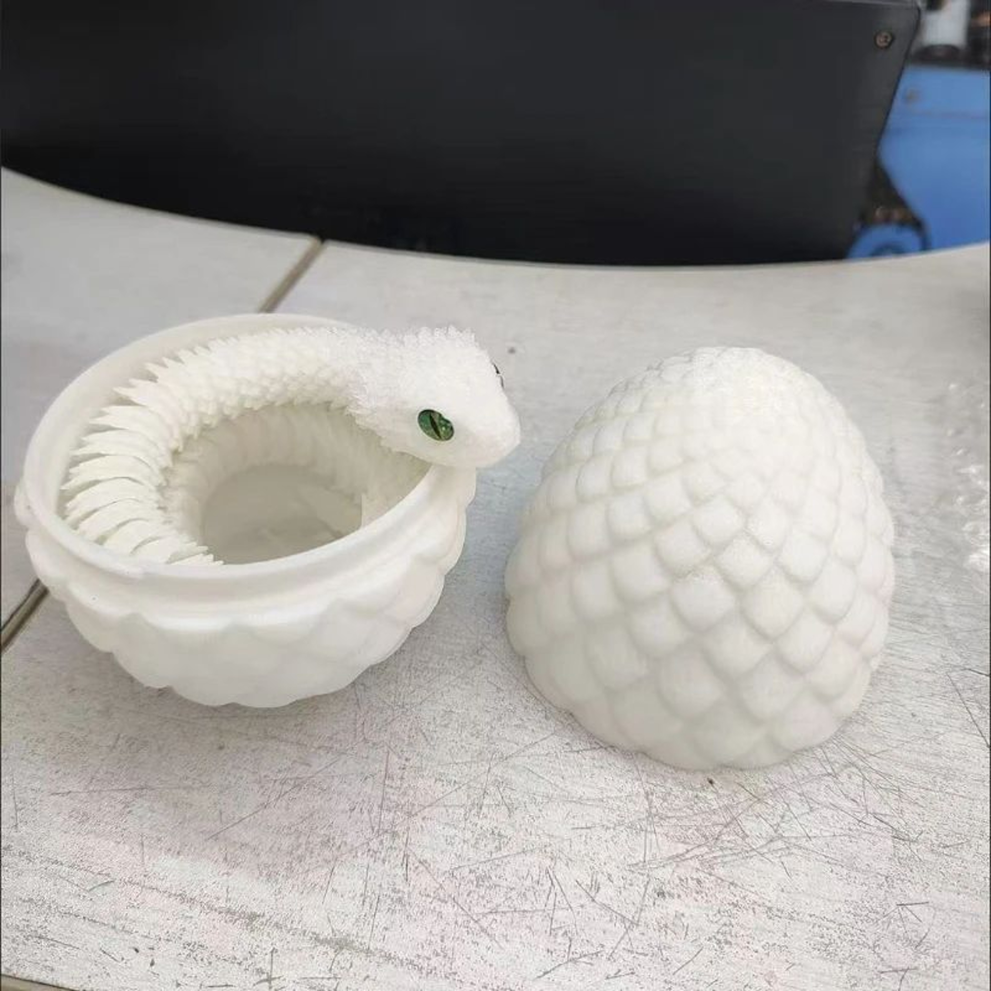 LumaFlex 3D Printed Articulated Snake Glow In The Dark Desk Toy 5