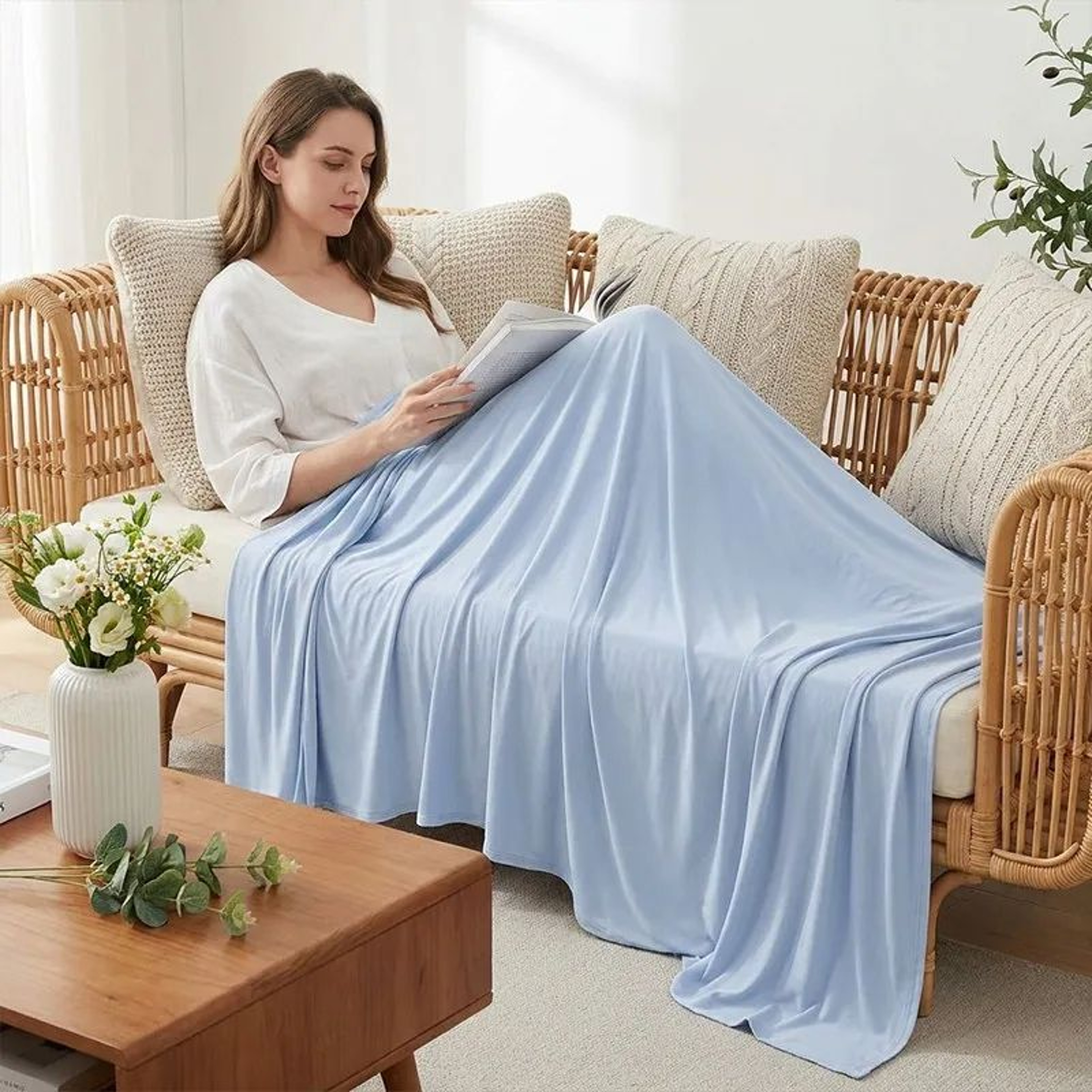 Ice Silk Cooling Blanket Lightweight Breathable Summer Bed Blanket 4