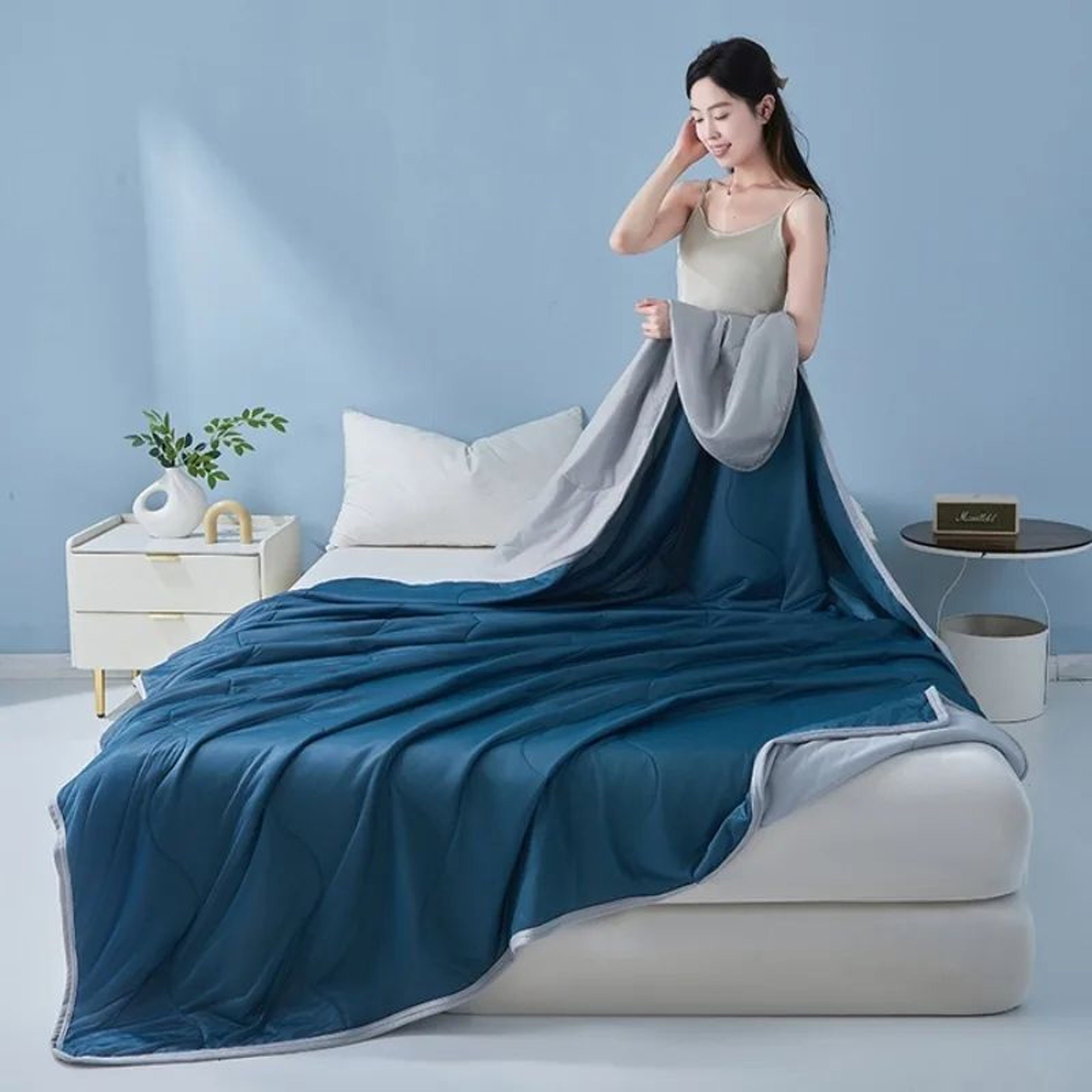 Cooling Ice Silk Summer Quilt Lightweight Machine Washable Air Conditioning Comforter 1