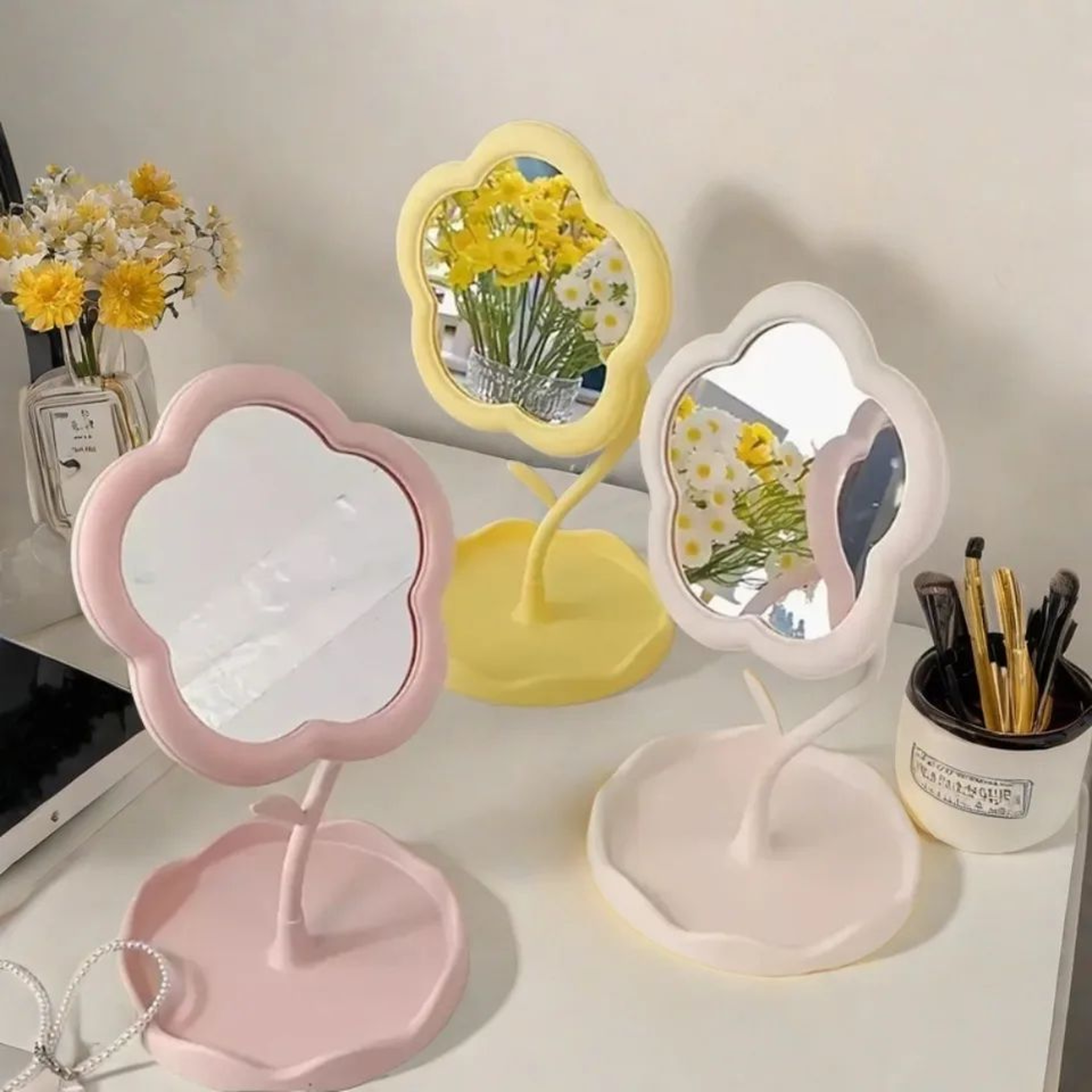 Sunflower Vanity Mirror With Storage Tray 360 Degree Rotating Desktop Mirror 0