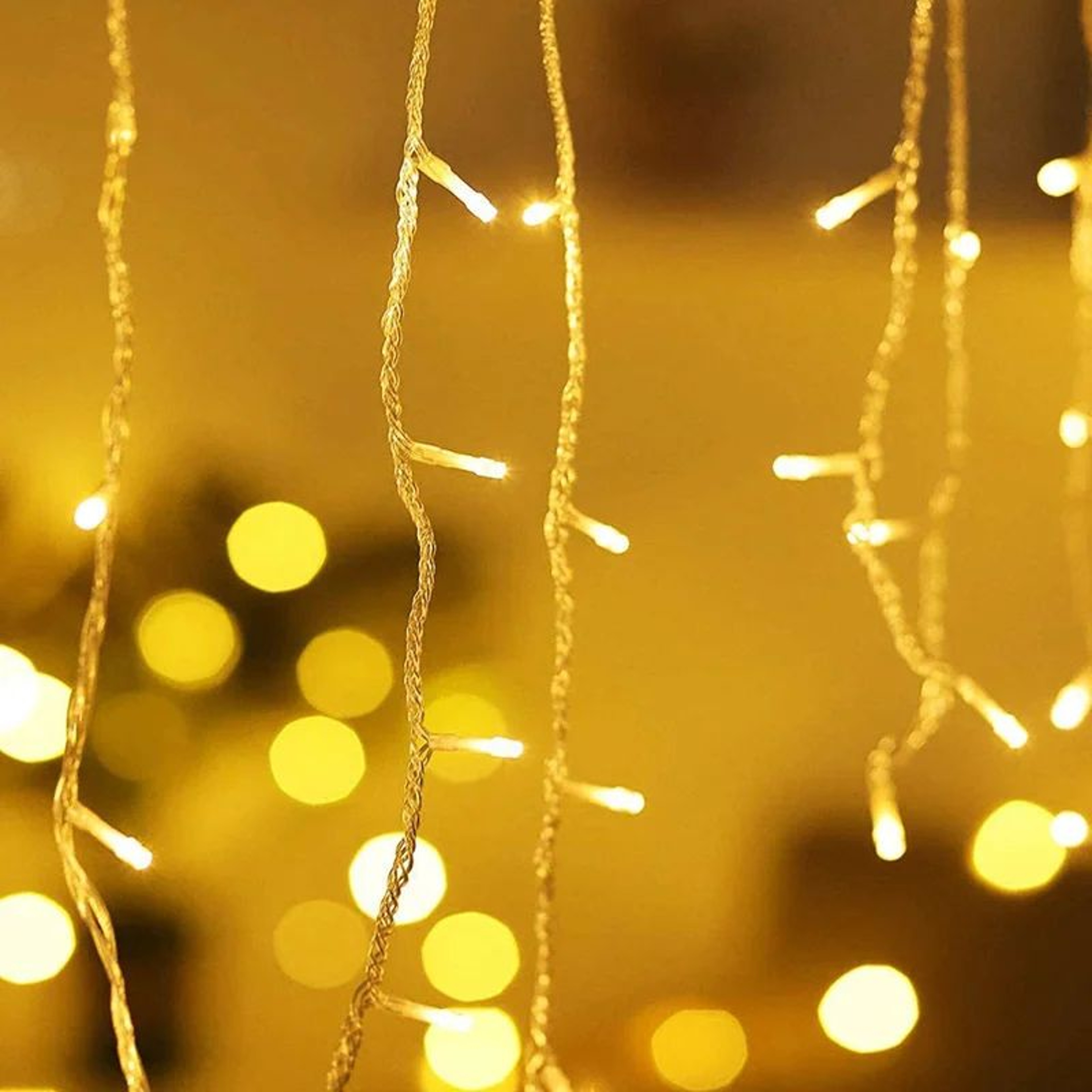 LED Icicle Waterfall String Lights For Outdoor Christmas And Eaves Decor 9