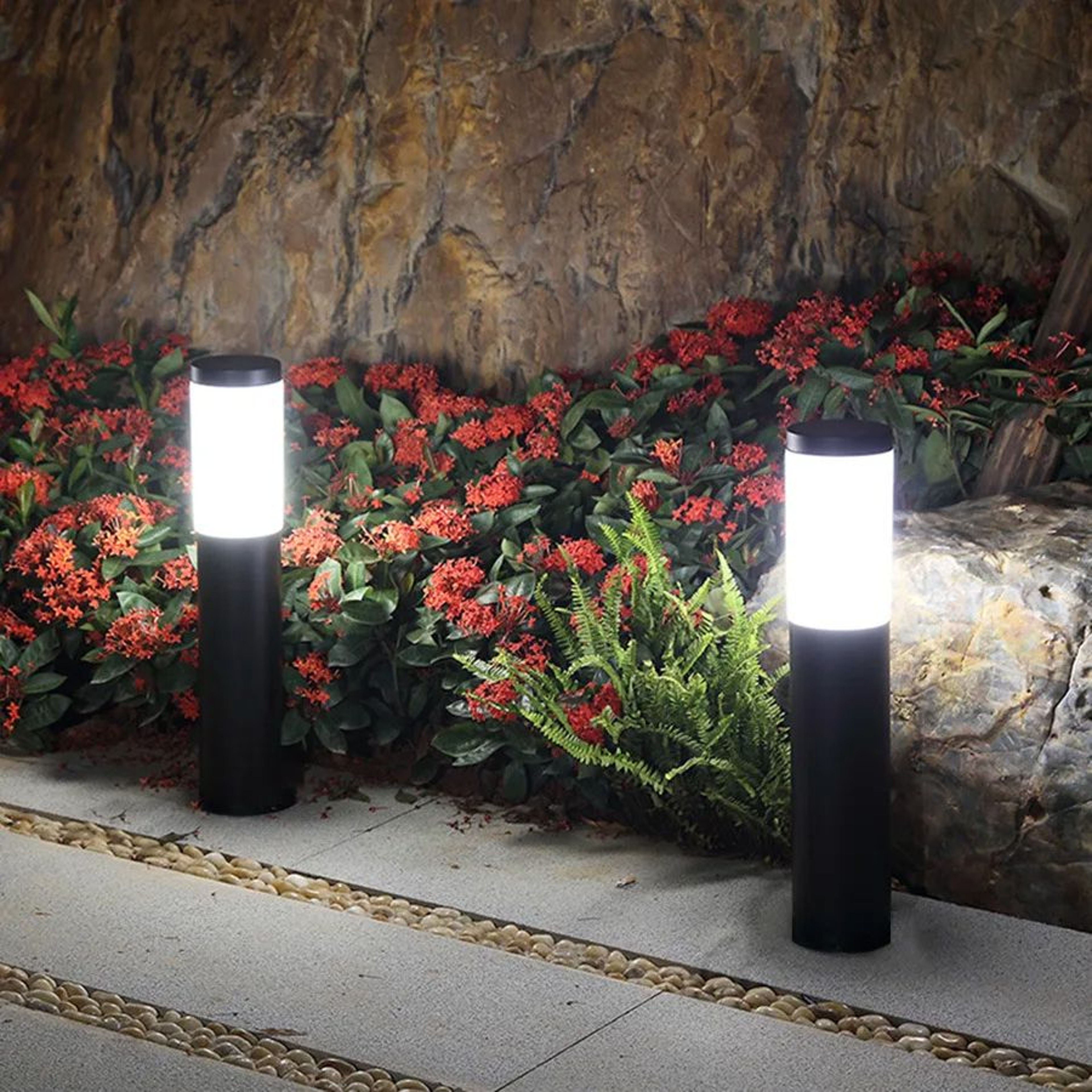 Solar Pathway Lights Waterproof Auto On Off LED Landscape Lights For Yard And Walkway 2