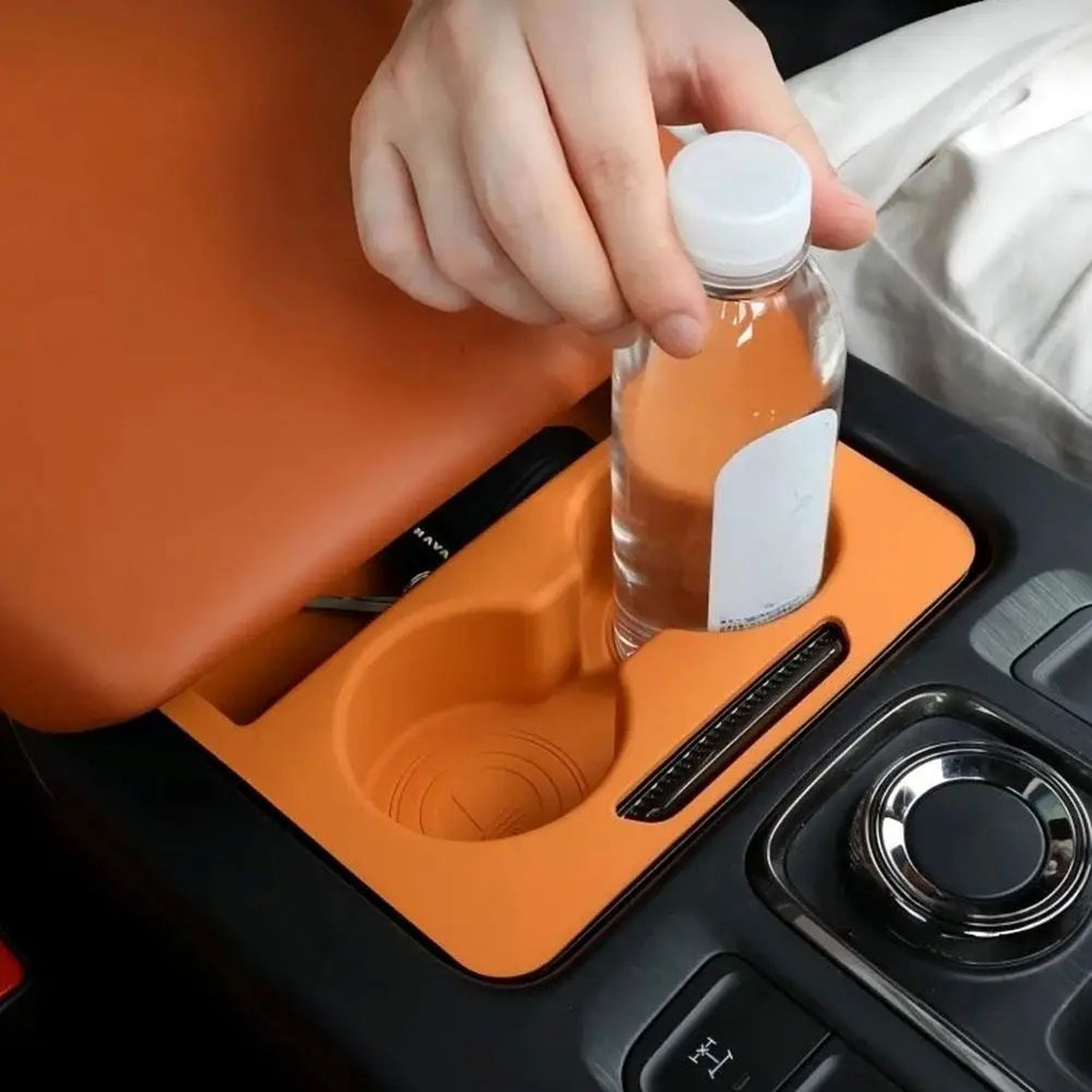 HAVAL H9 20242025 Silicone Armrest Storage Box With Cup Holder 0
