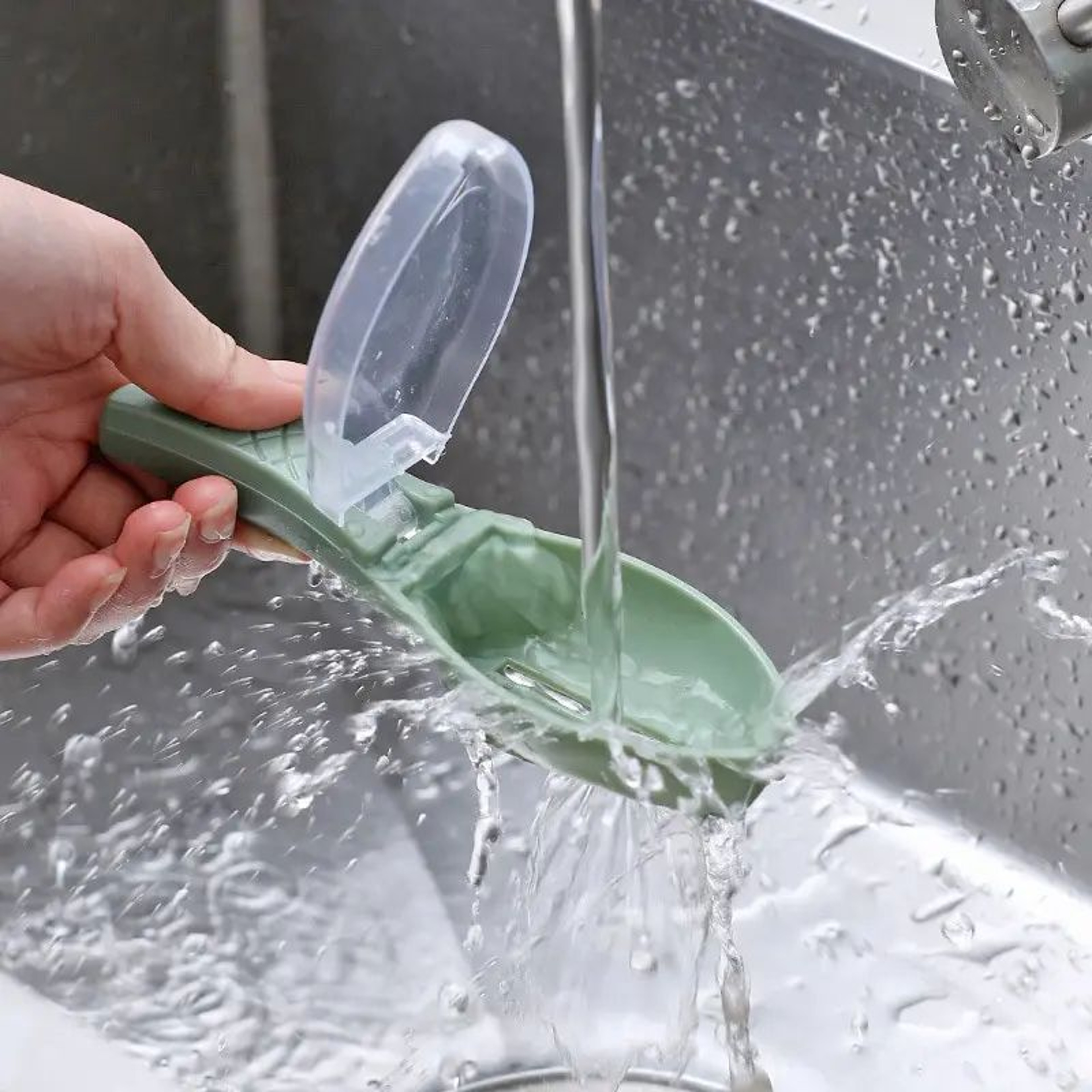 Manual Fish Scale Remover Scraper With Cover And Storage Container 3