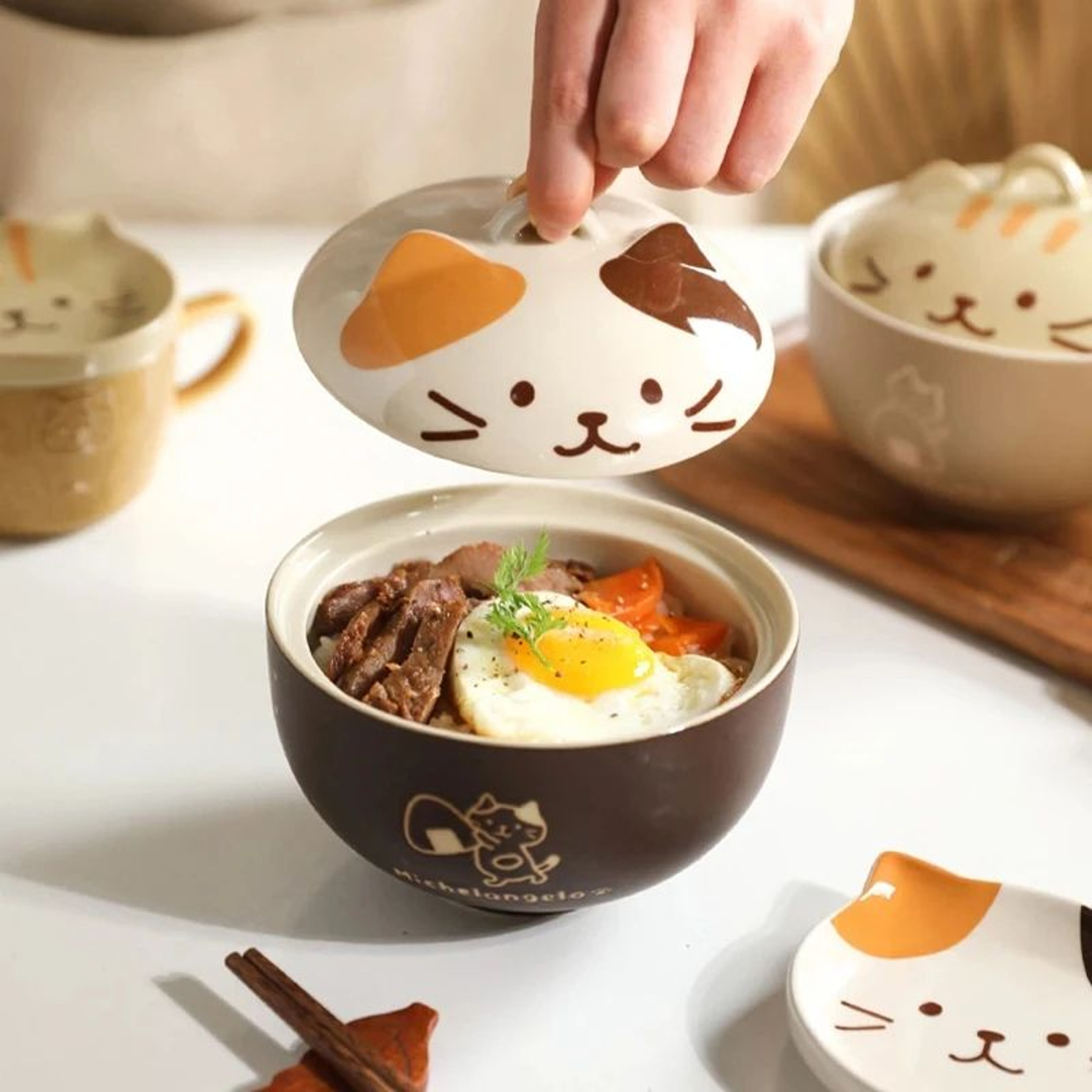 550ml Cartoon Cat Ceramic Noodle Bowl With Lid For Ramen Soup And Salad 0