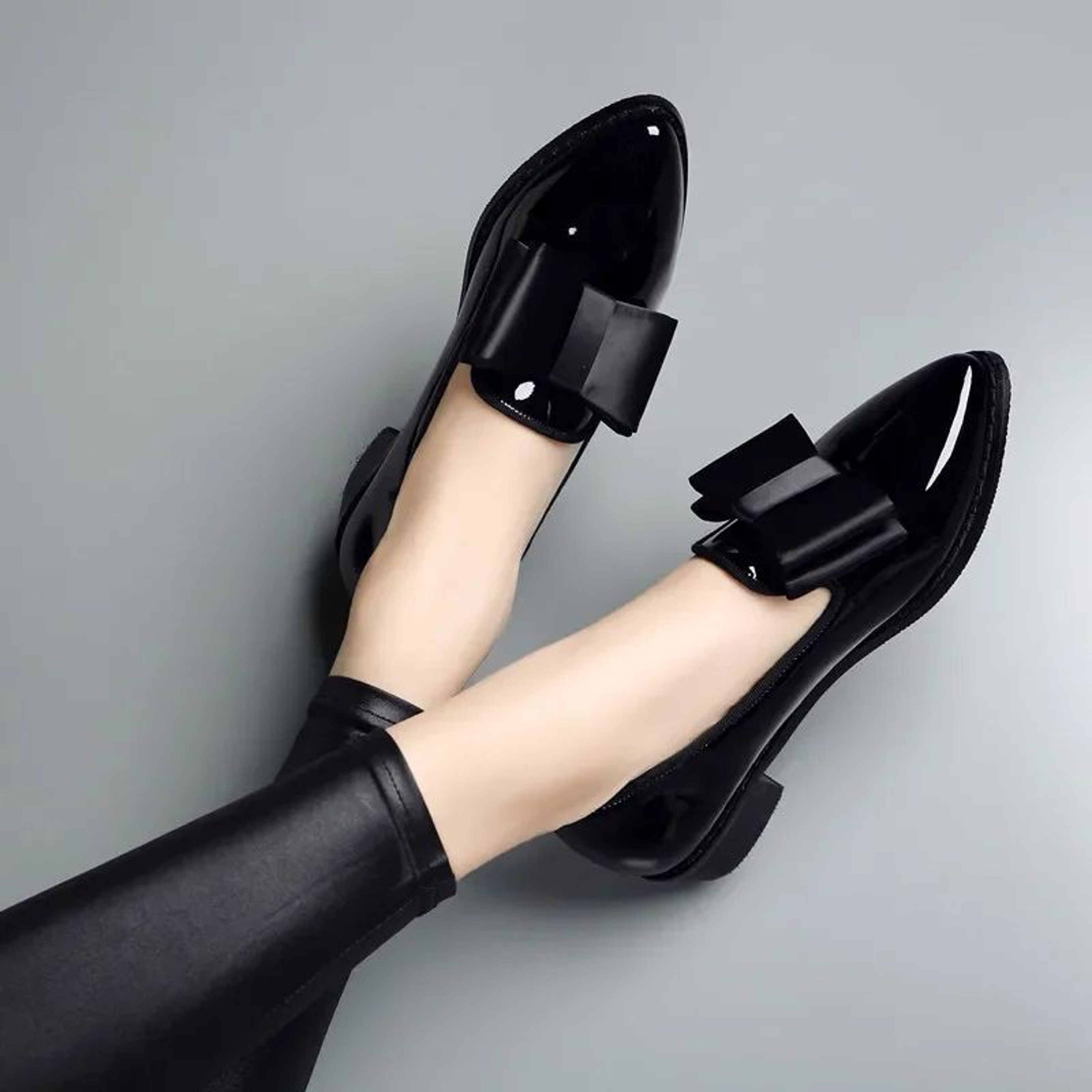 Womens Bow Pointed Toe Patent Leather Loafers 0