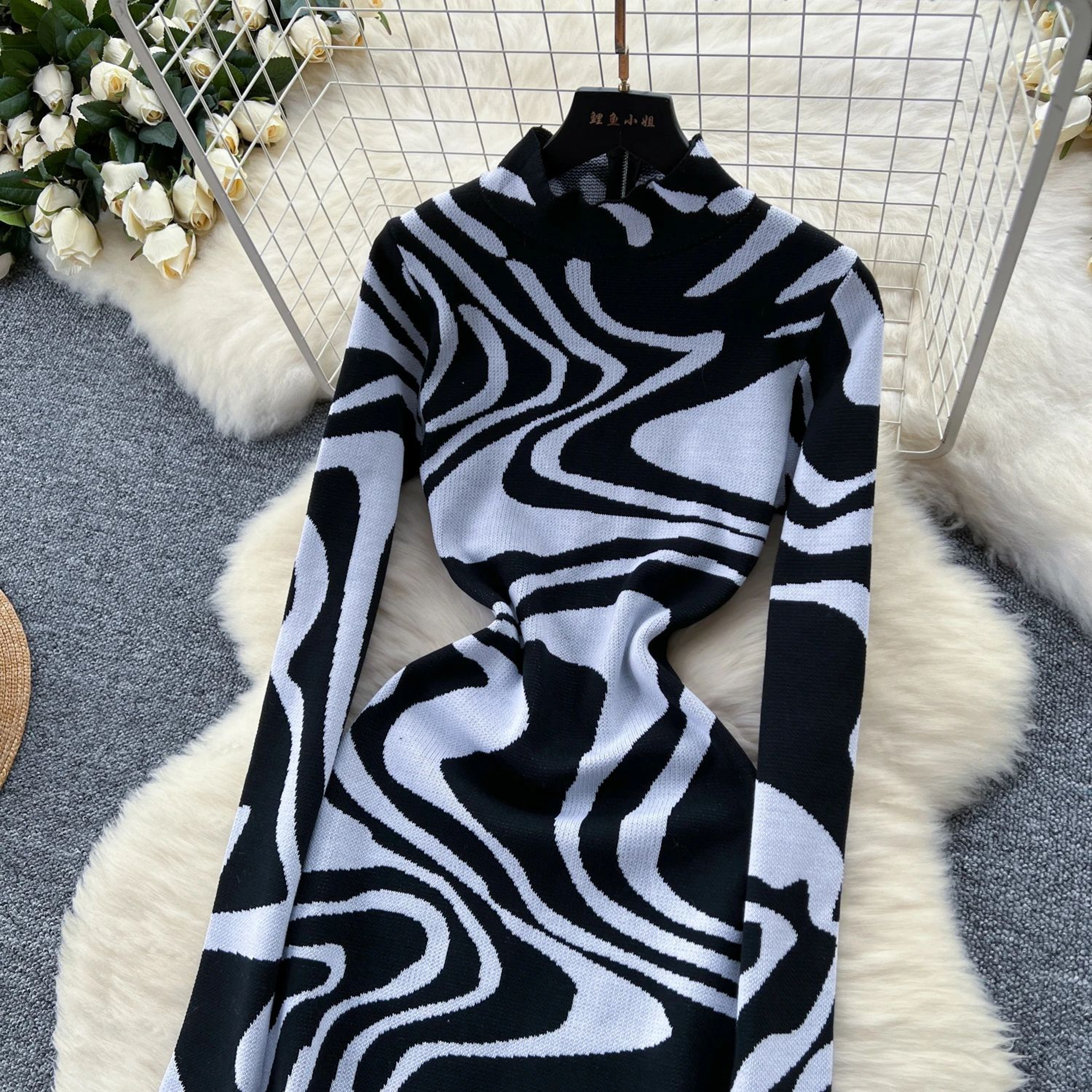 Womens Turtleneck Printed Bodycon Maxi Dress With Zipper And Side Slit 6