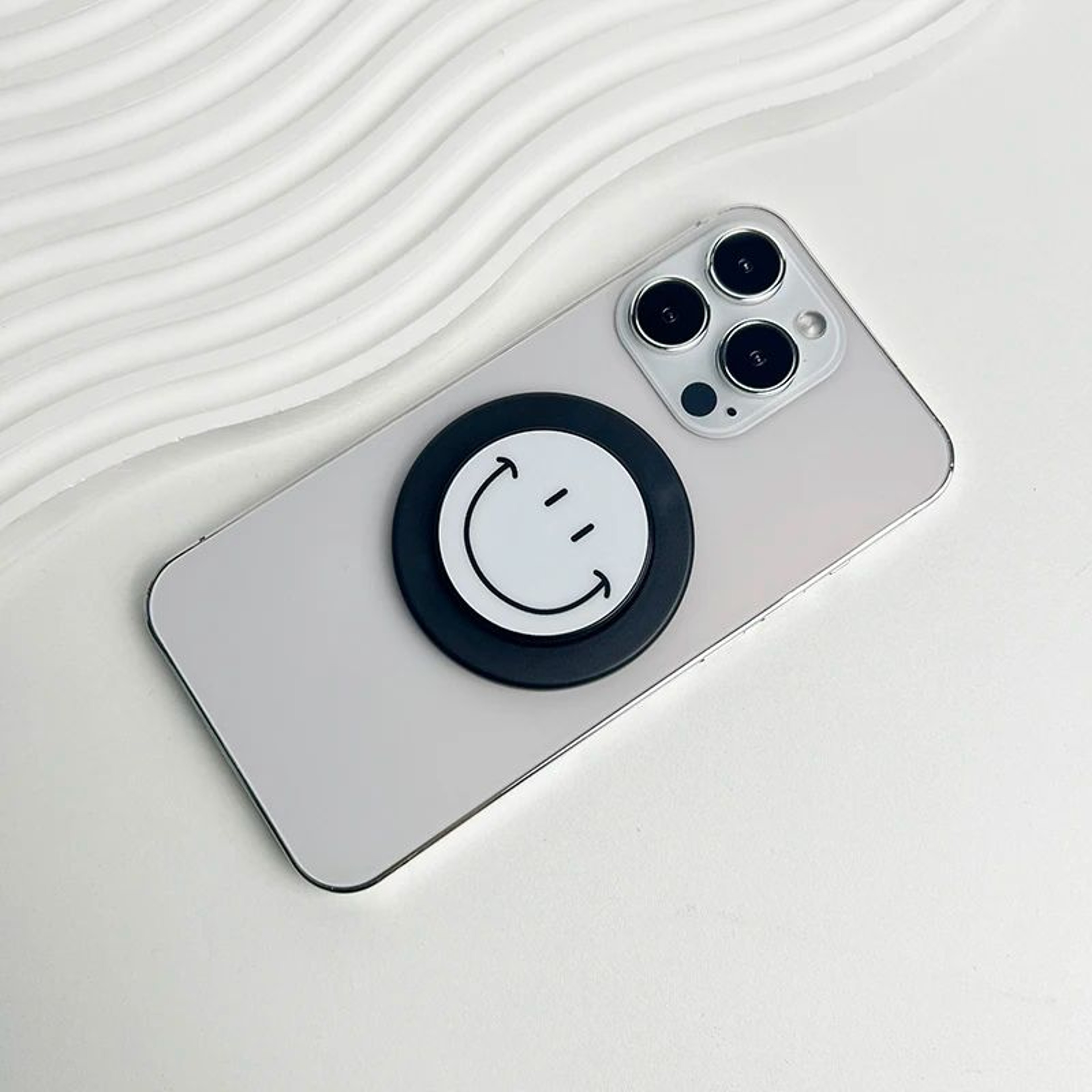 Cute Happy Face Magnetic Phone Grip Holder With Foldable Stand For MagSafe 3