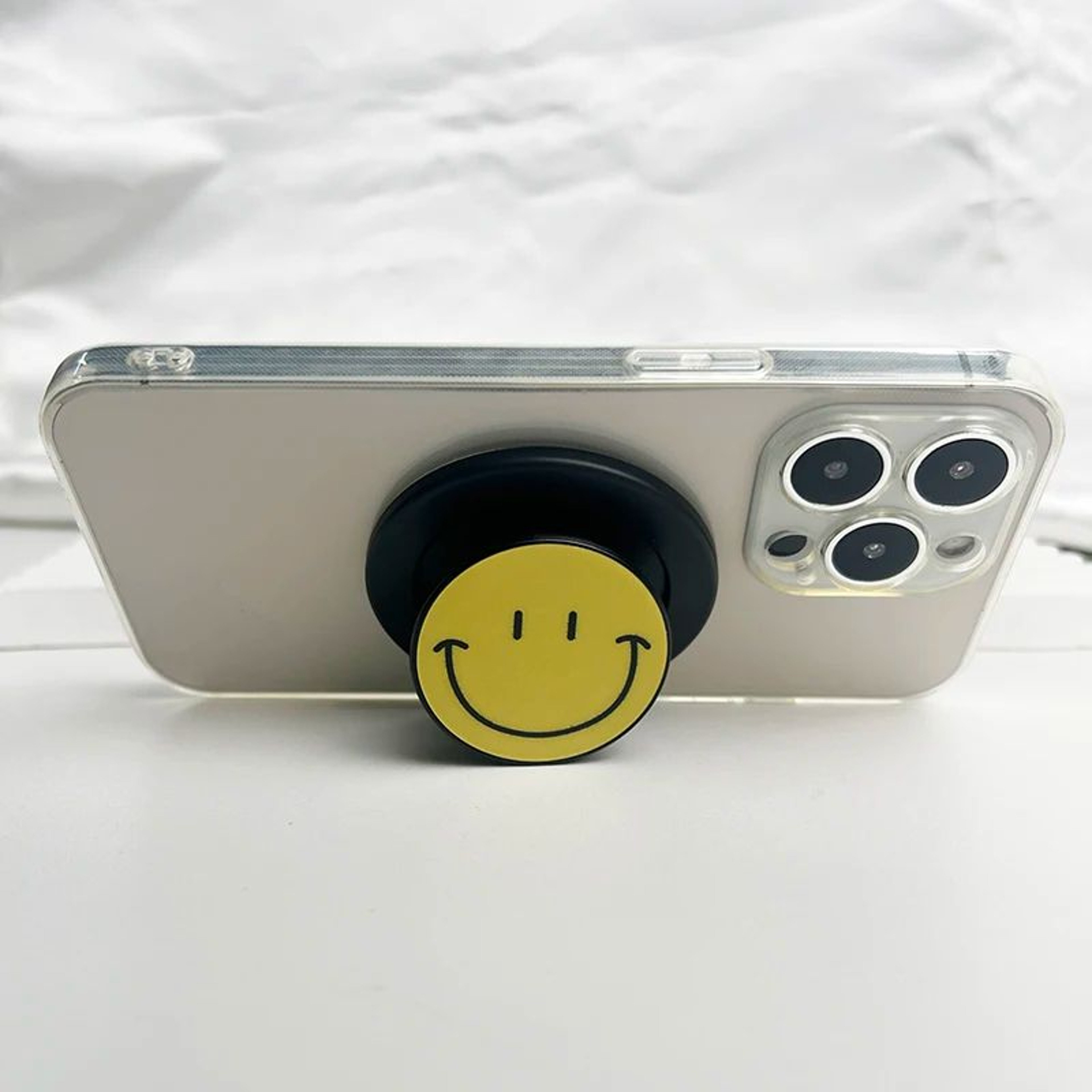 Cute Happy Face Magnetic Phone Grip Holder With Foldable Stand For MagSafe 4