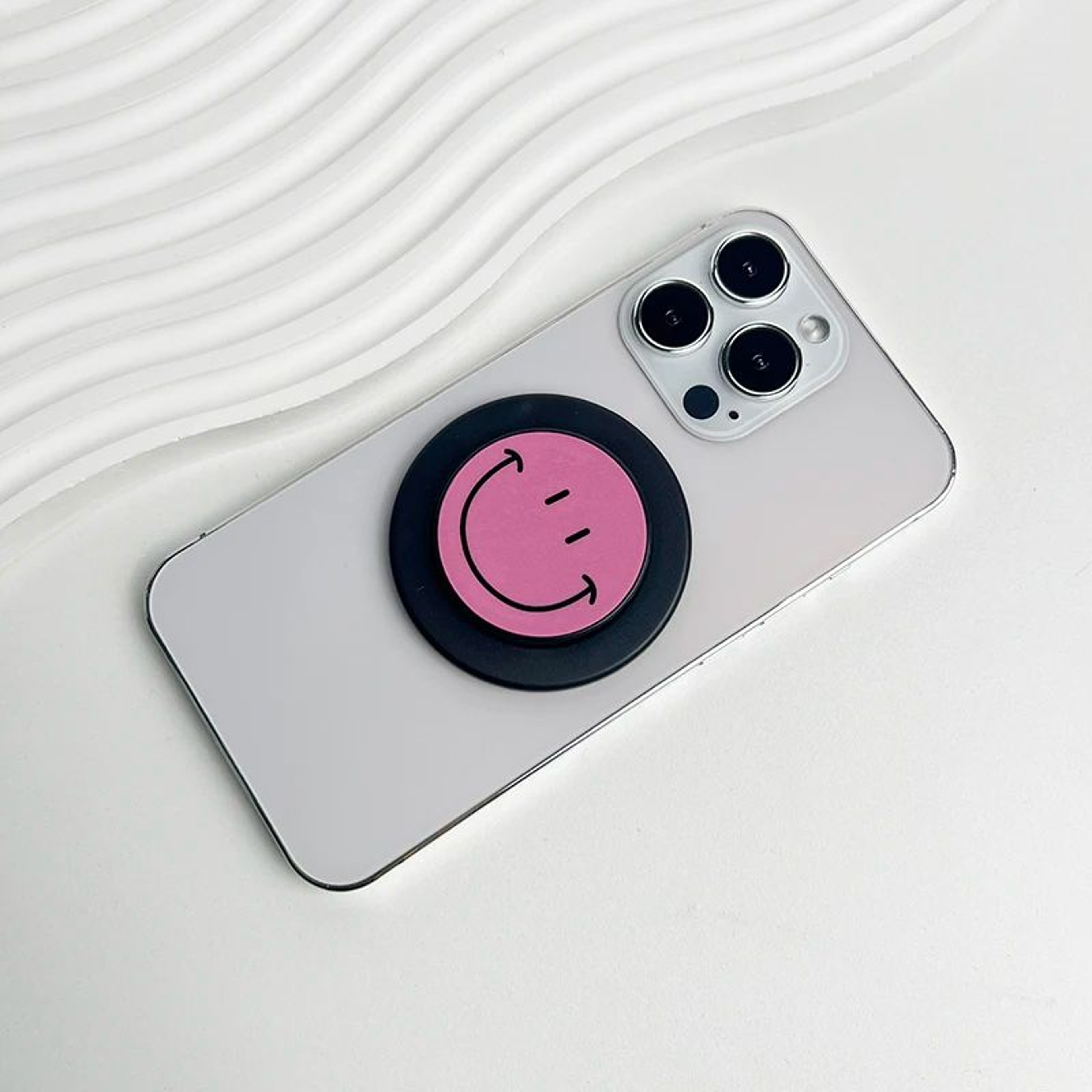 Cute Happy Face Magnetic Phone Grip Holder With Foldable Stand For MagSafe 12