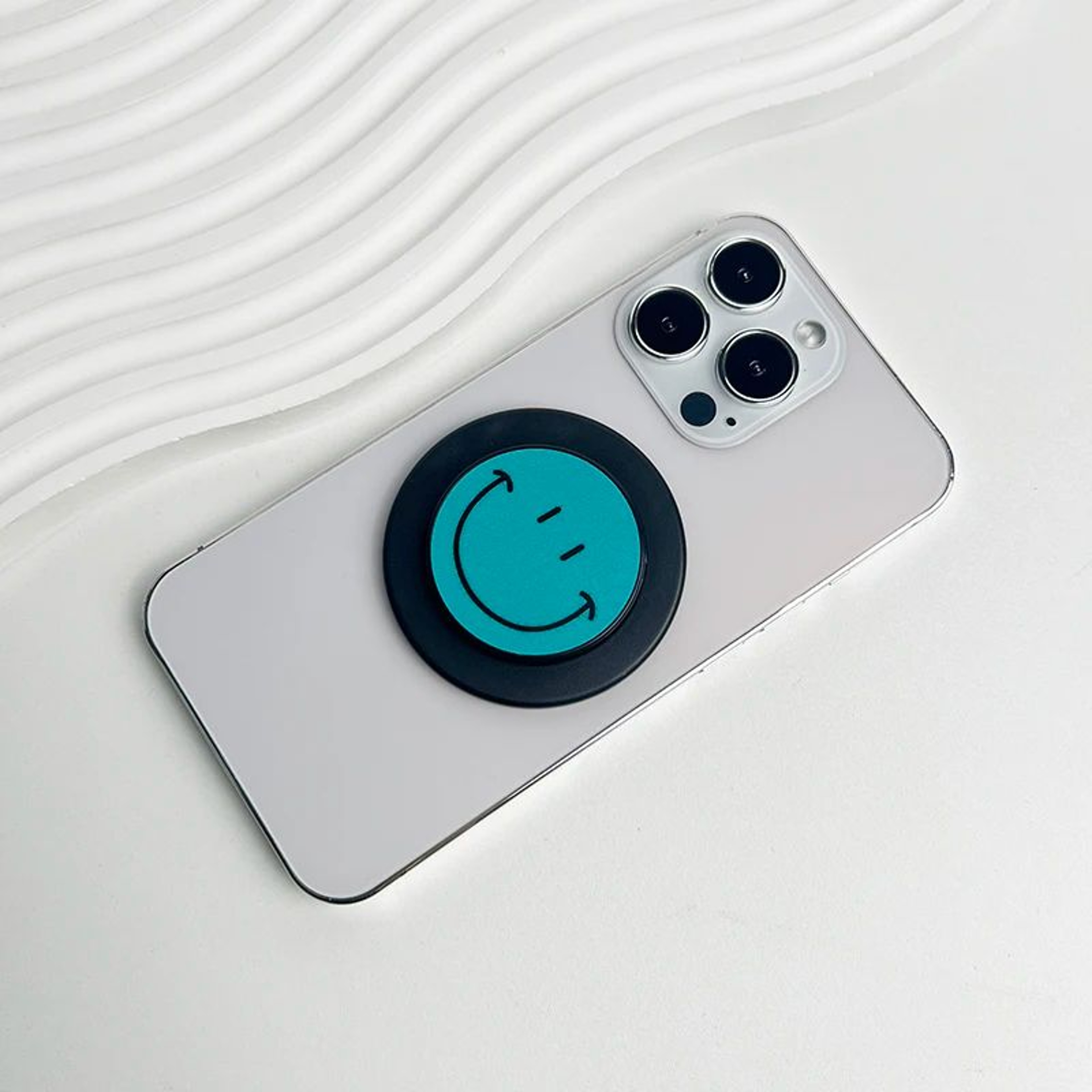 Cute Happy Face Magnetic Phone Grip Holder With Foldable Stand For MagSafe 8
