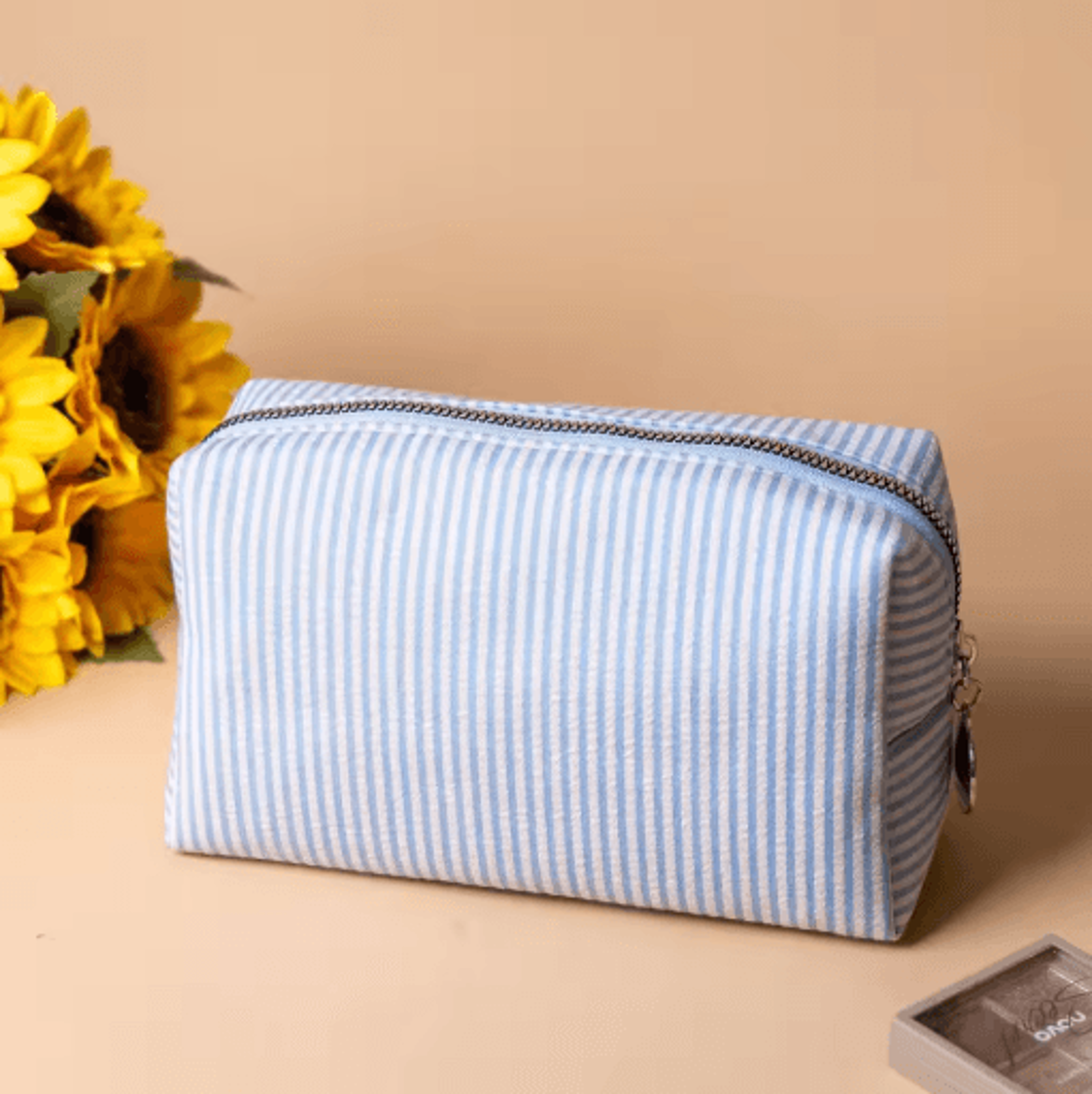 Striped Embroidery Makeup Bag Waterproof Travel Toiletry Organizer with Bubble Print – view 5